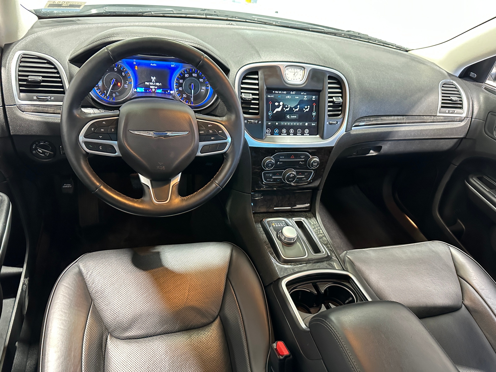 Thumbnail: 2022 Chrysler 300 - 2