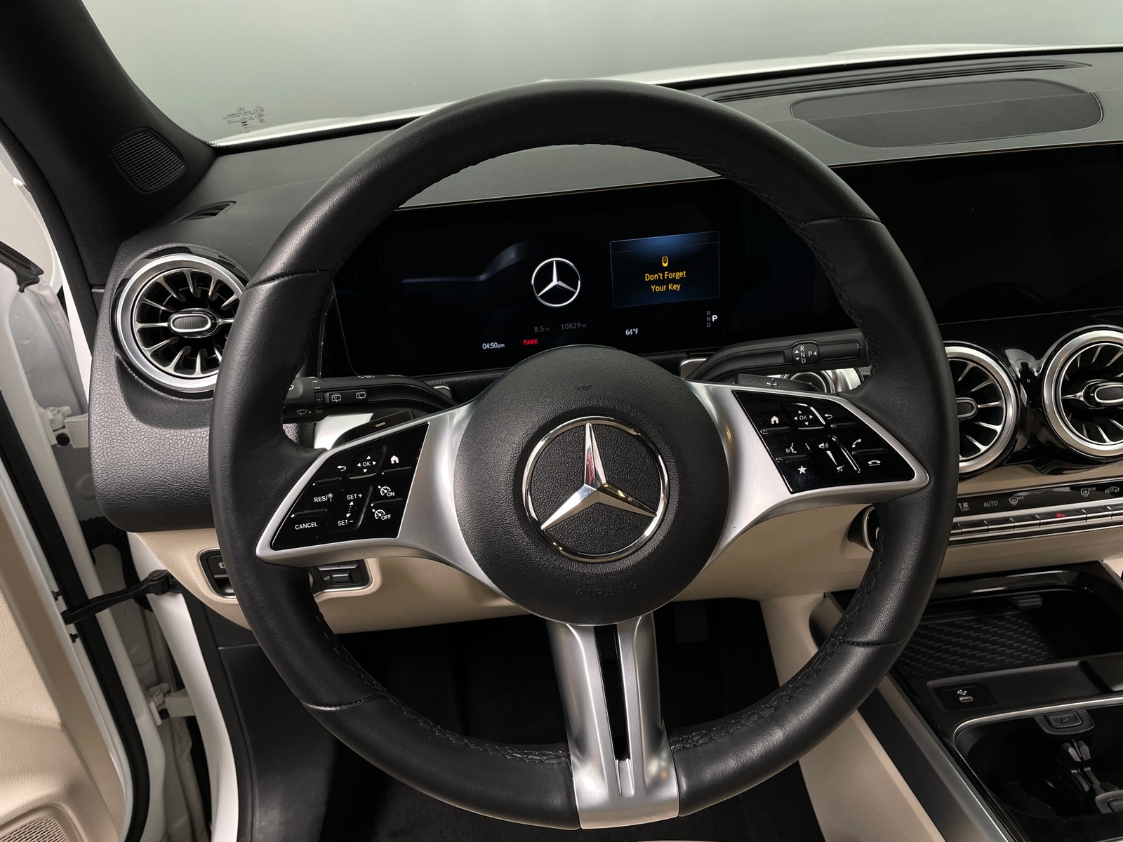 Thumbnail: 2025 Mercedes-Benz GLB - 4