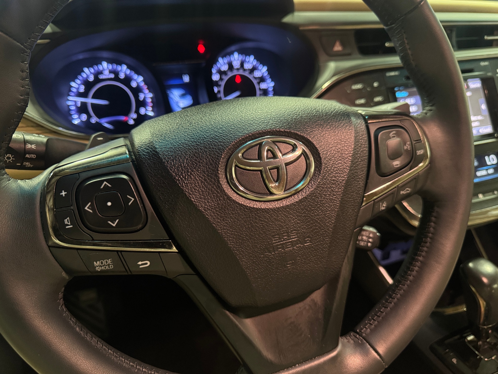 Thumbnail: 2016 Toyota Avalon - 4