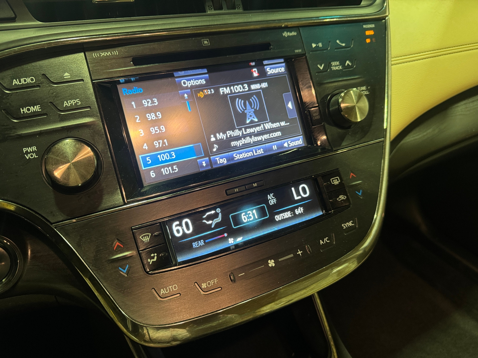 Thumbnail: 2016 Toyota Avalon - 3