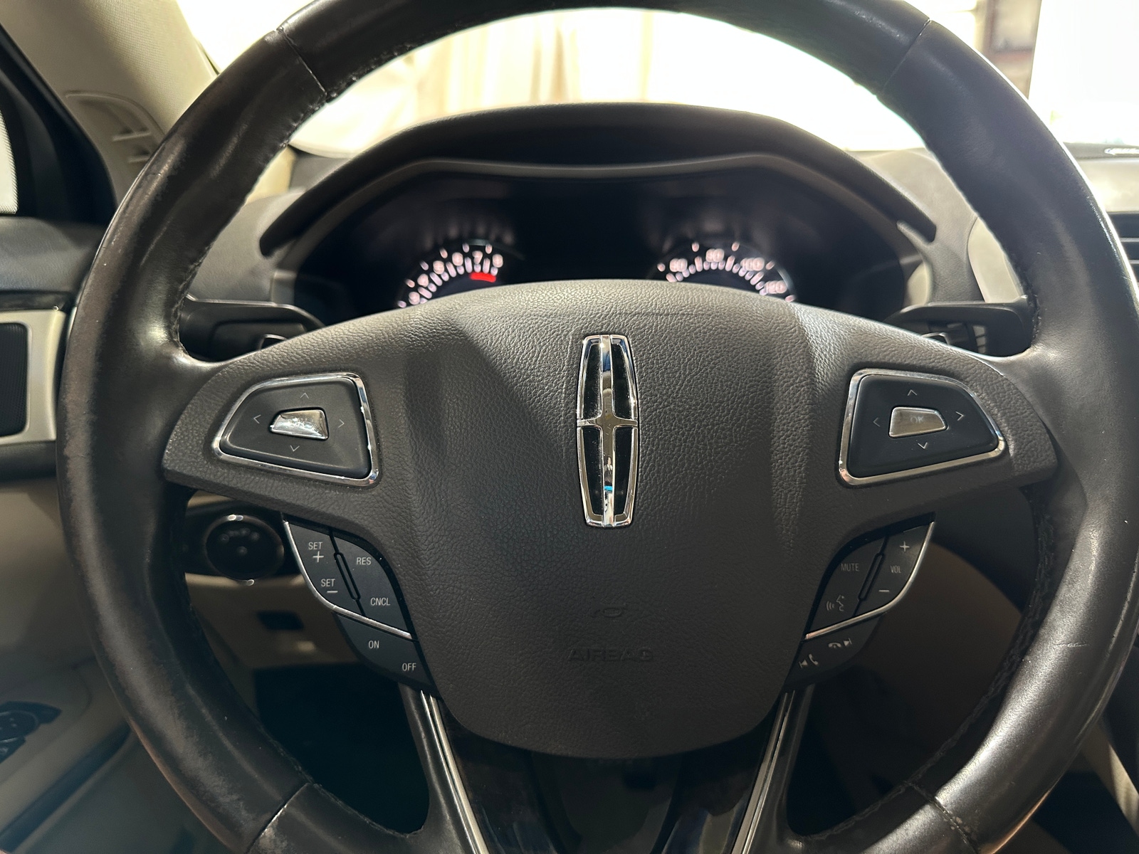 Thumbnail: 2015 Lincoln MKZ - 4