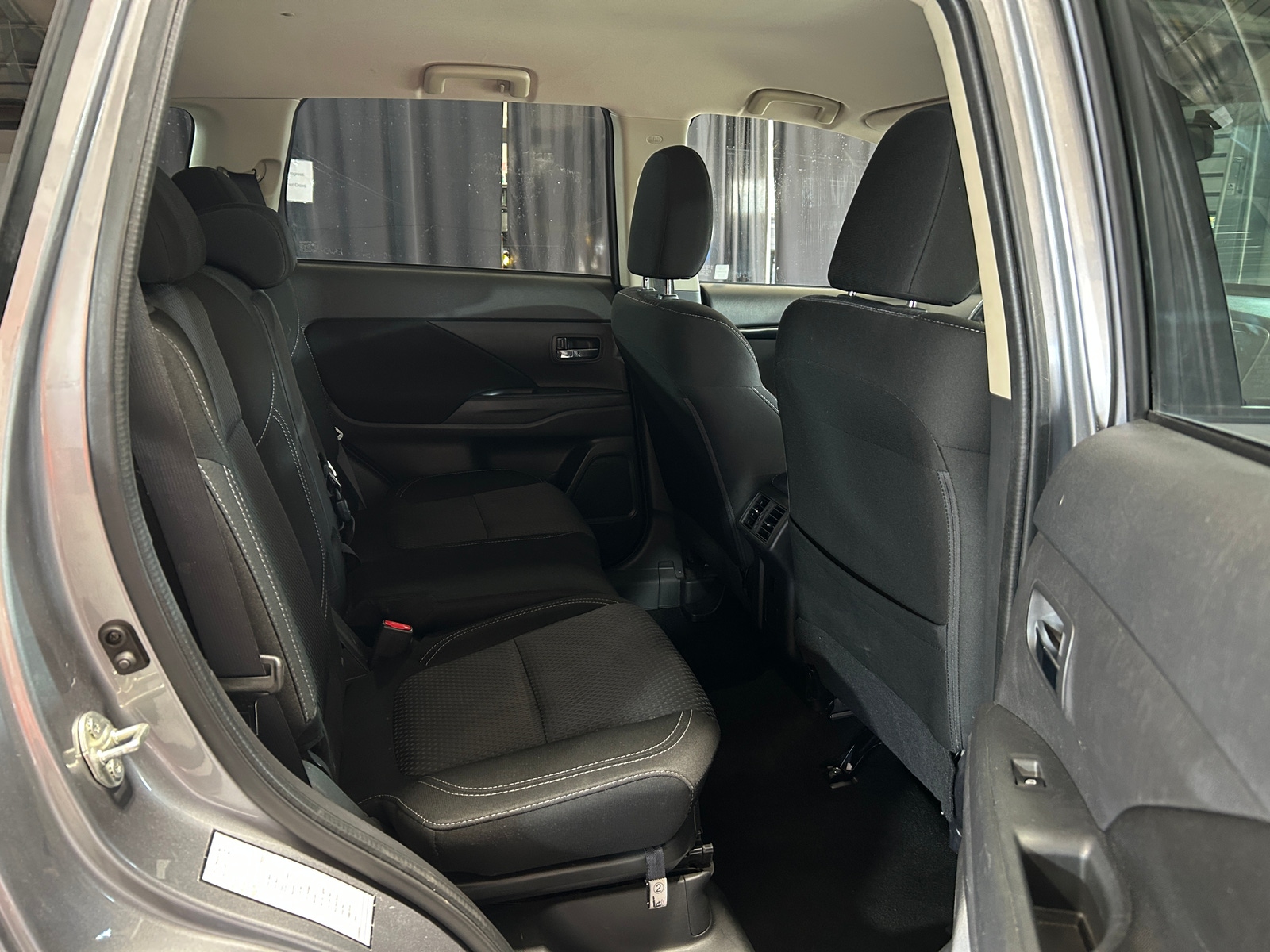 Thumbnail: 2020 Mitsubishi Outlander - 6