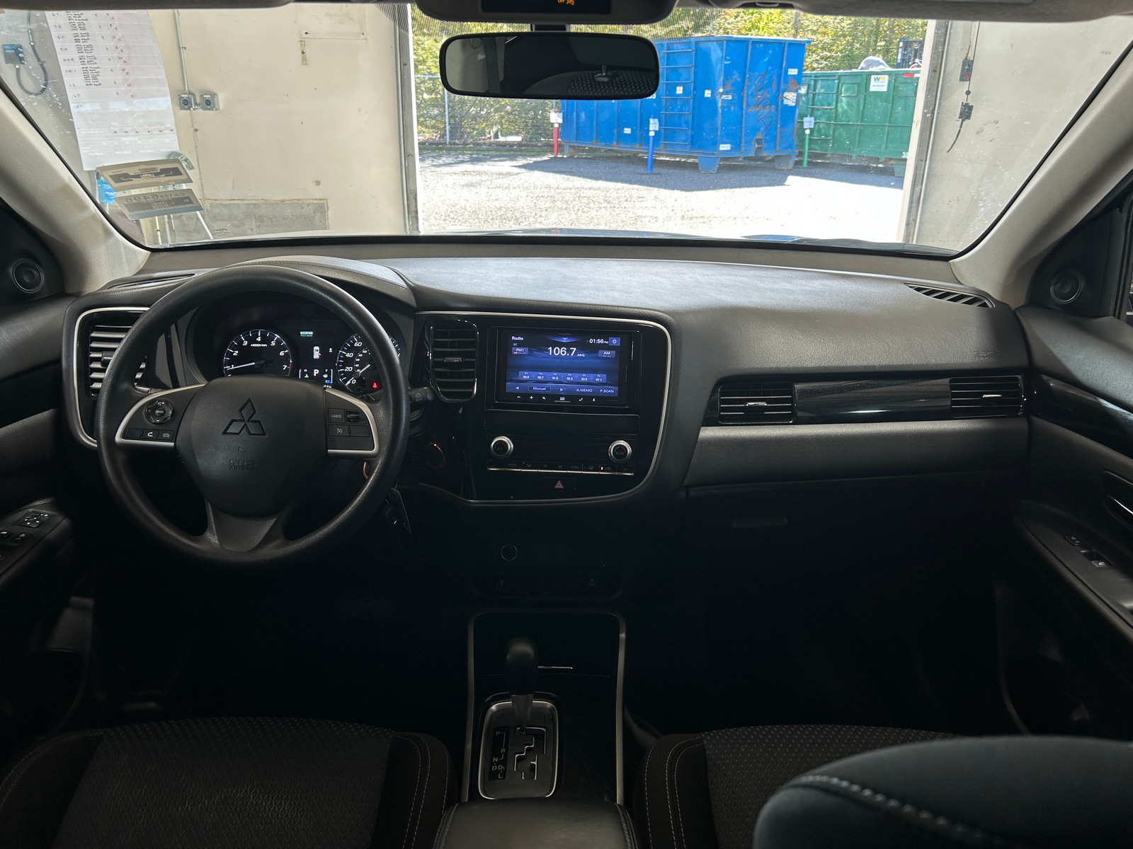 Thumbnail: 2020 Mitsubishi Outlander - 3