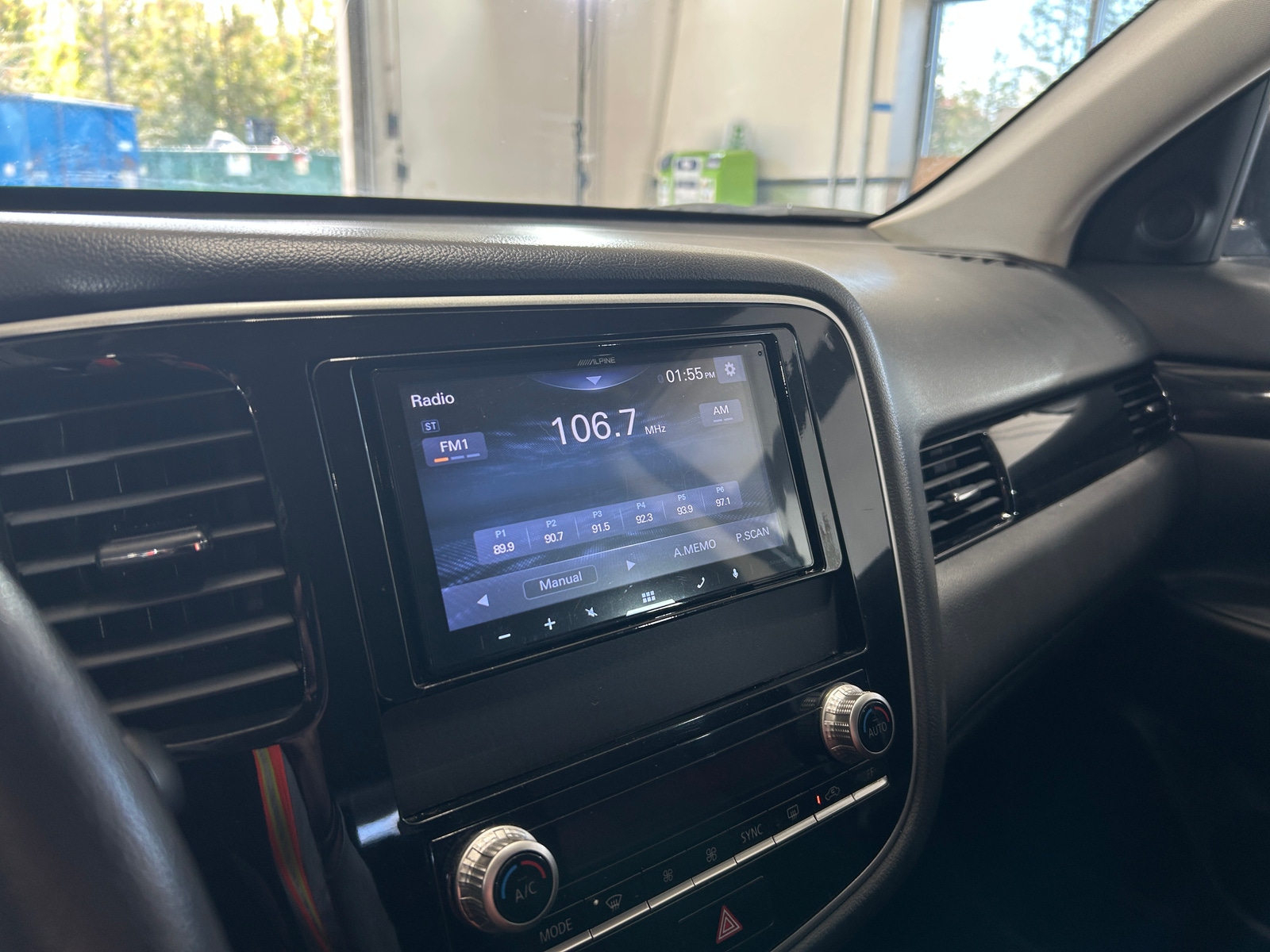 Thumbnail: 2020 Mitsubishi Outlander - 4