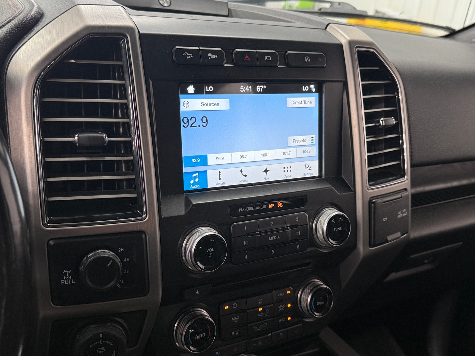 Thumbnail: 2018 Ford Econoline - 3