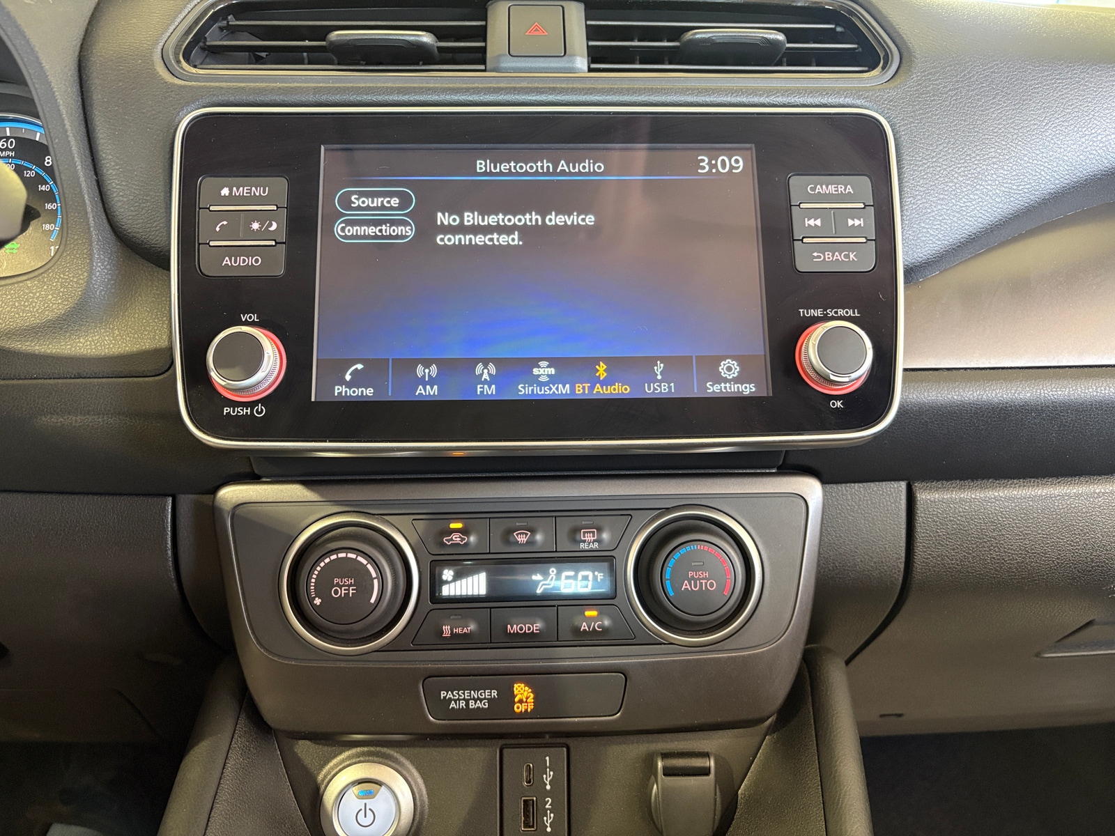 Thumbnail: 2025 Nissan Leaf - 4
