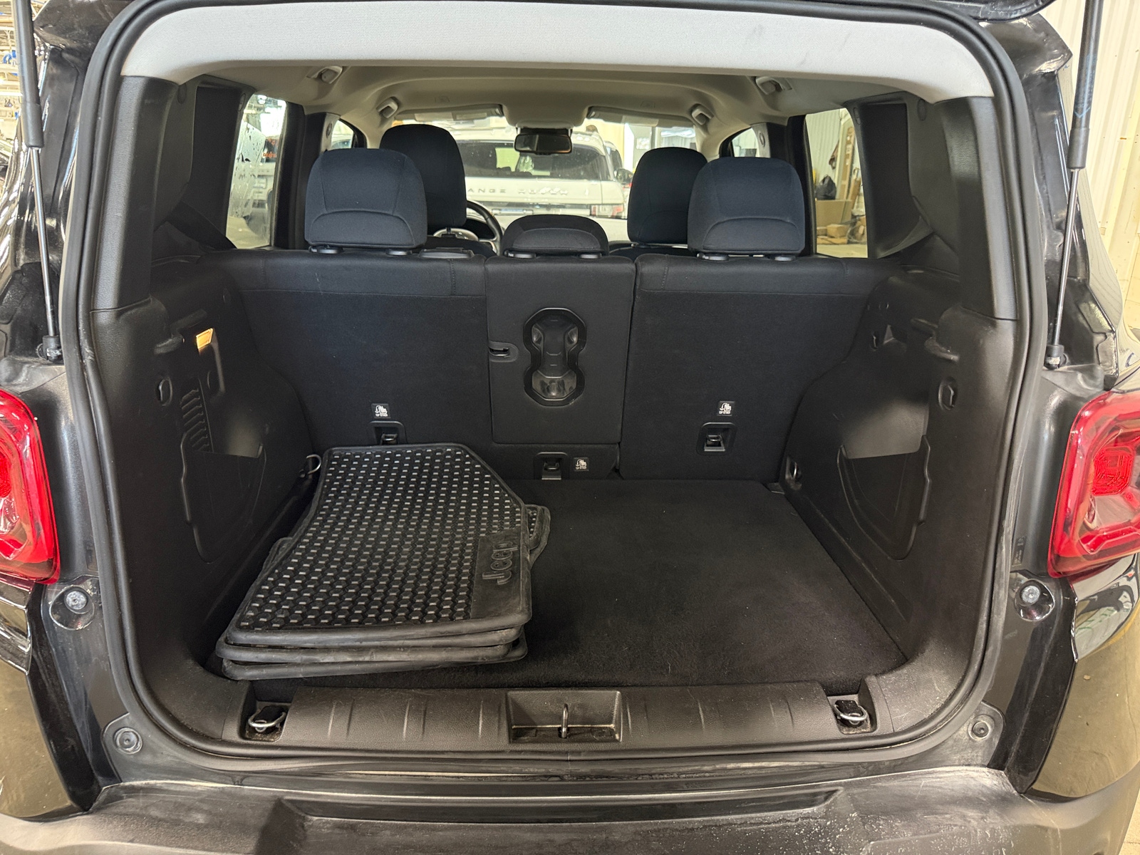 Thumbnail: 2020 Jeep Renegade - 7