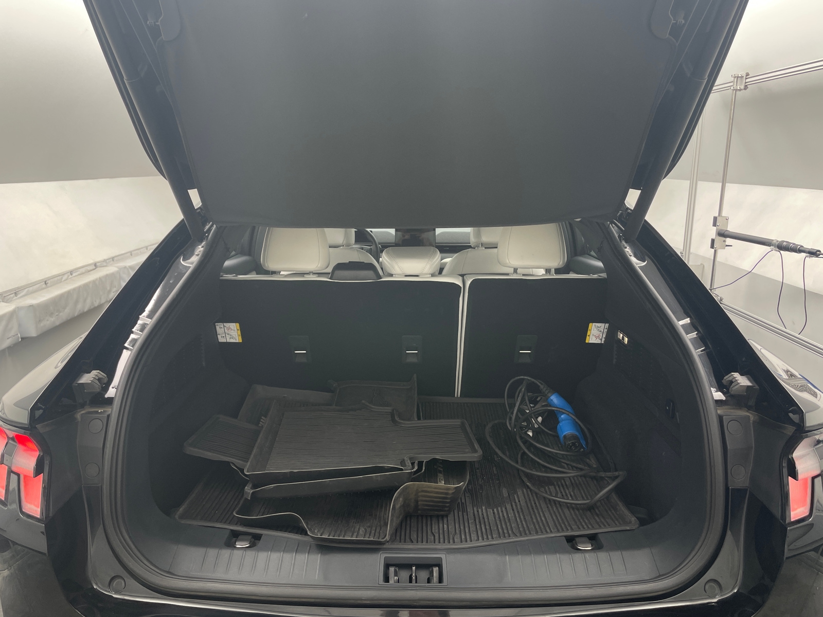 Thumbnail: 2022 Ford Mustang Mach-E - 6