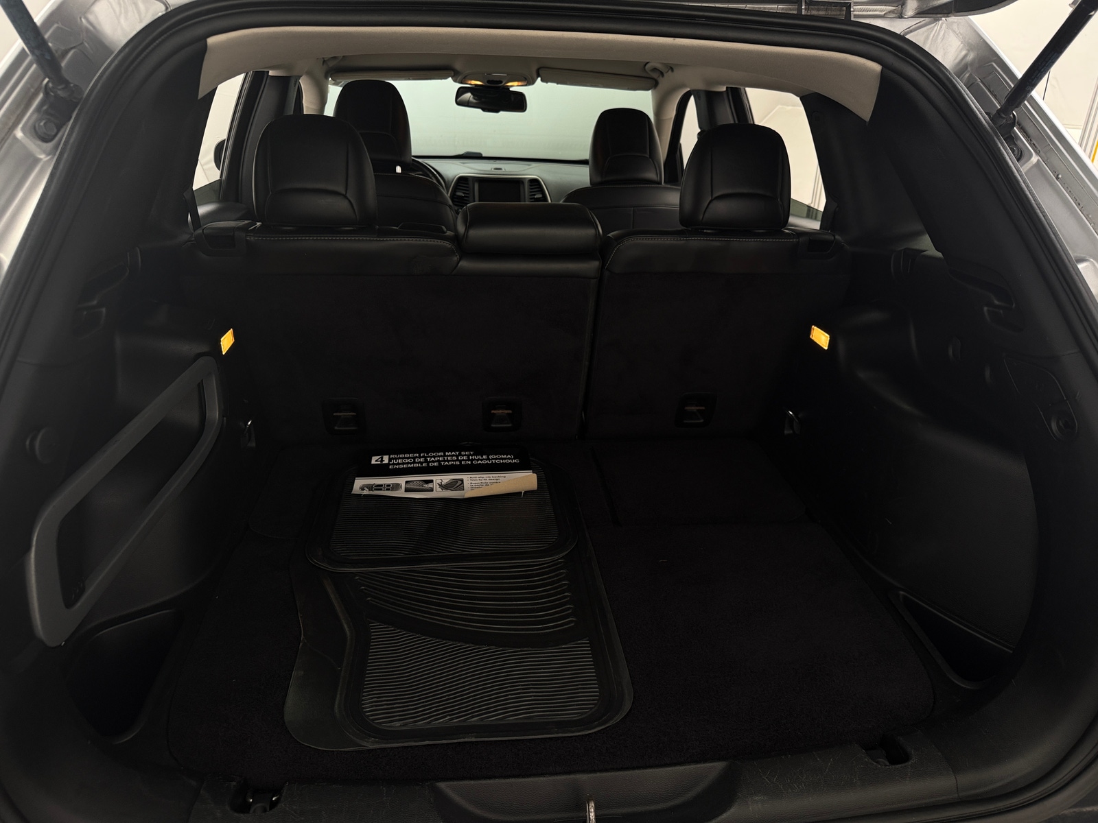 Thumbnail: 2017 Jeep Cherokee - 6