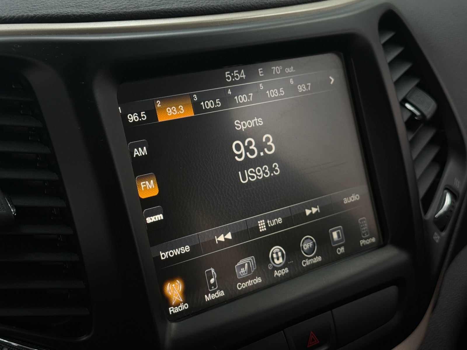 Thumbnail: 2017 Jeep Cherokee - 3