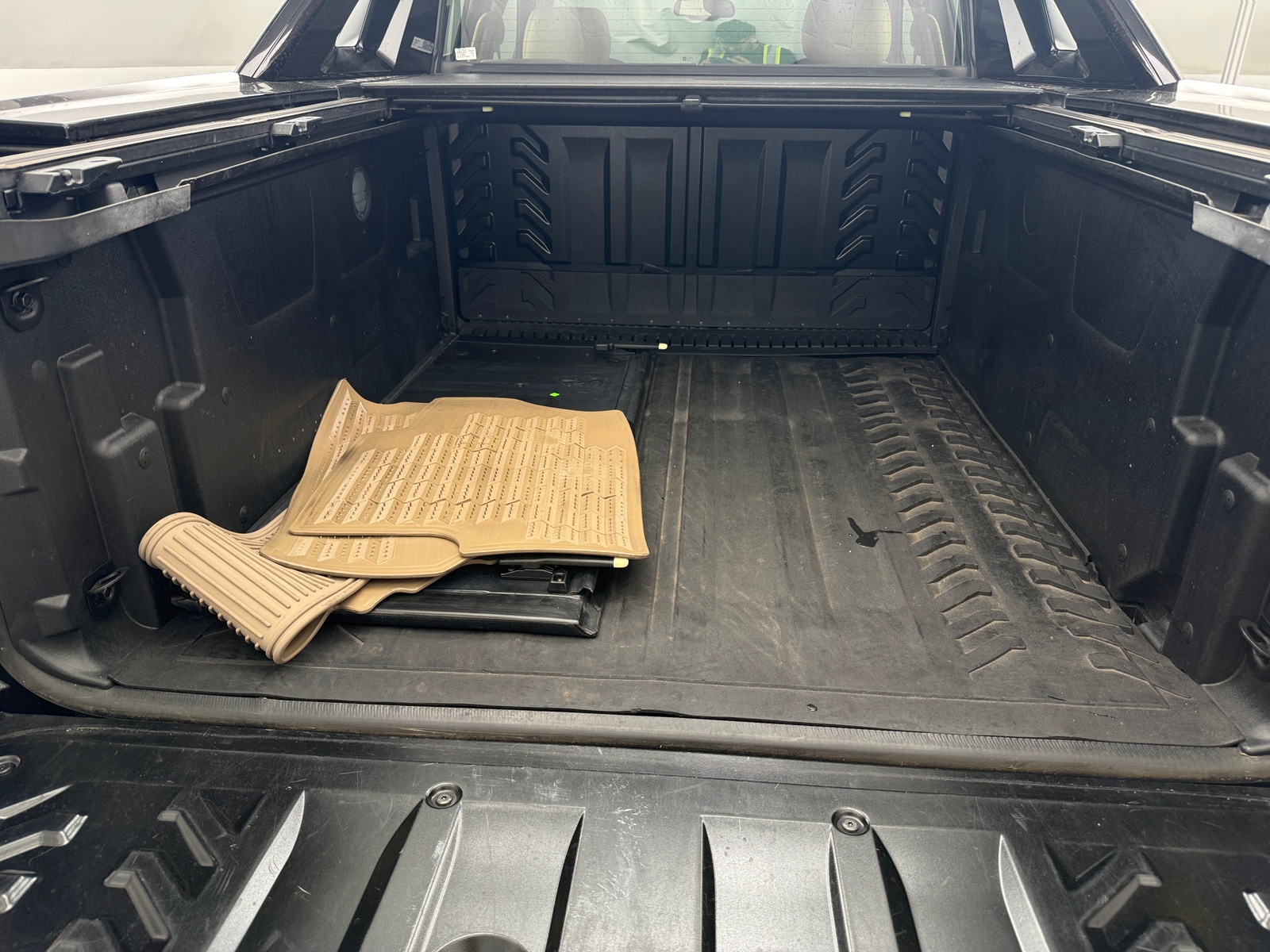 Thumbnail: 2012 Chevrolet Avalanche 1500 - 6