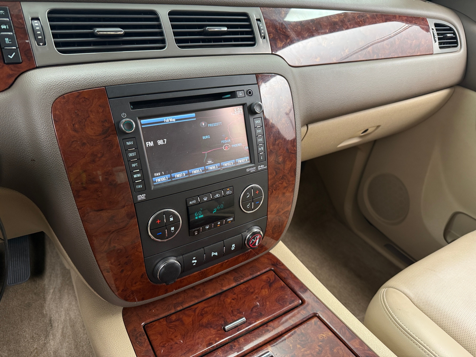 Thumbnail: 2012 Chevrolet Avalanche 1500 - 3