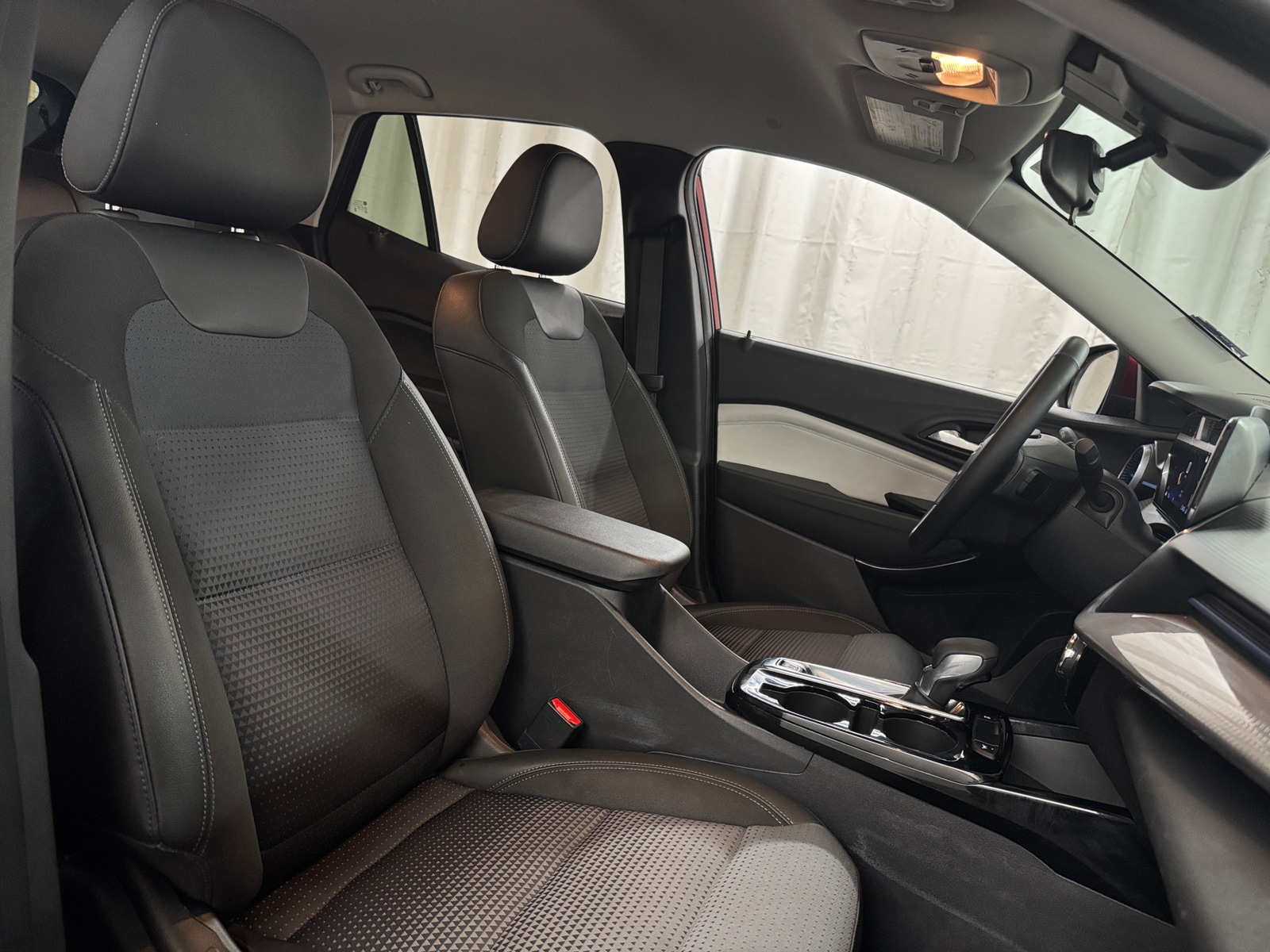 Thumbnail: 2024 Chevrolet Trax - 2