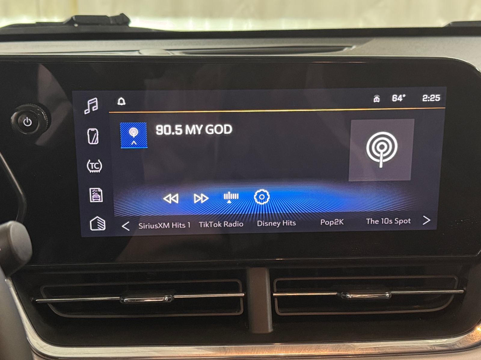 Thumbnail: 2024 Chevrolet Trax - 4