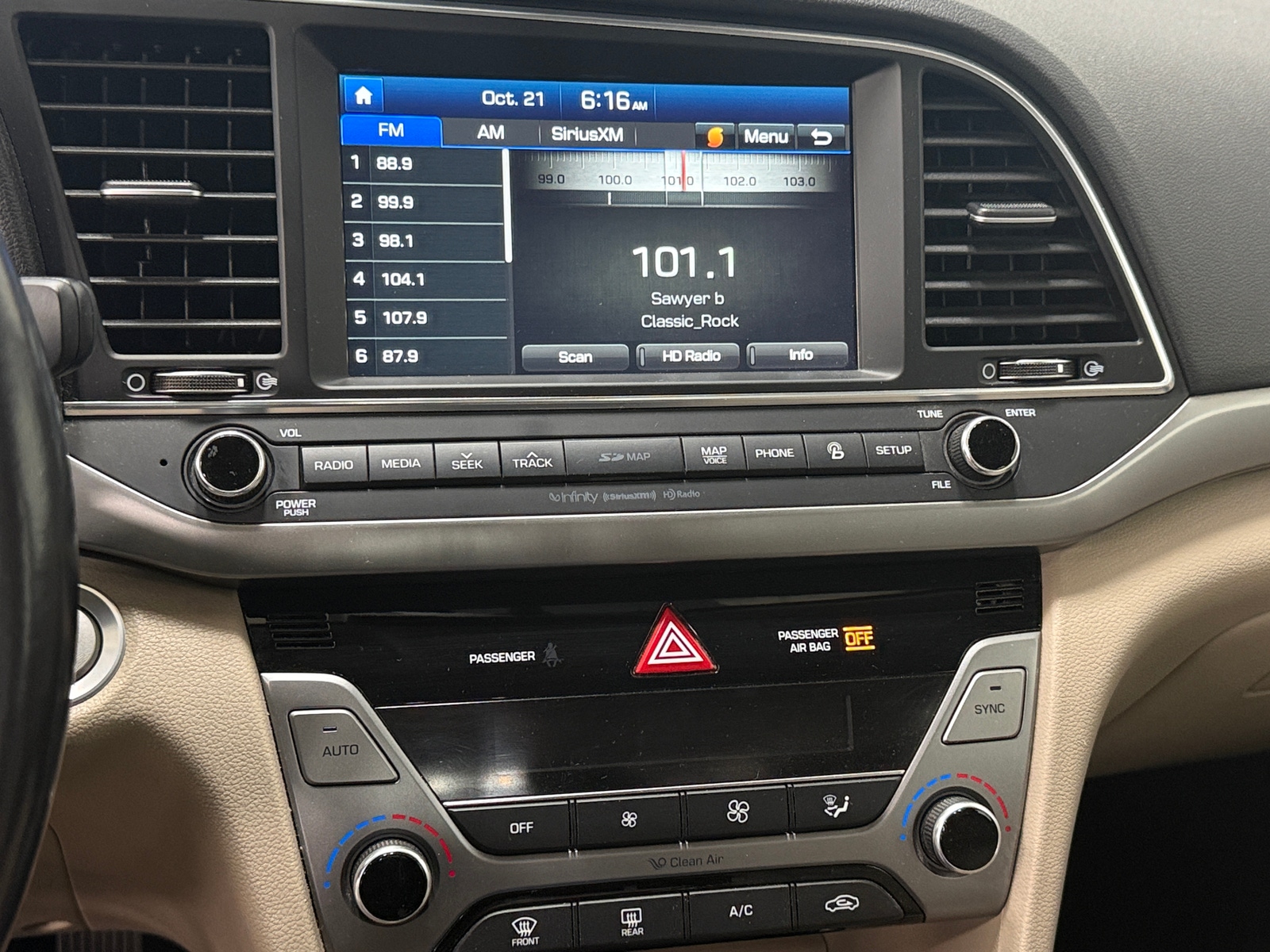 Thumbnail: 2017 Hyundai Elantra - 3
