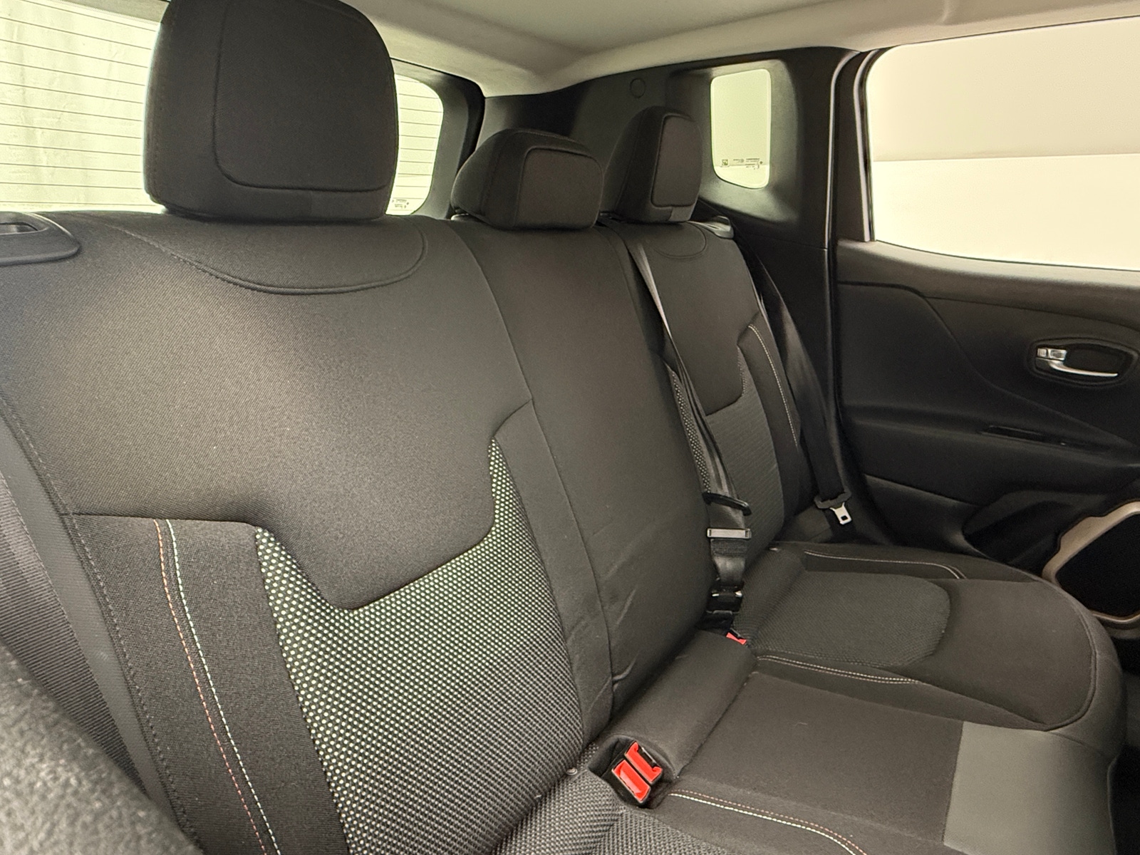 Thumbnail: 2016 Jeep Renegade - 6