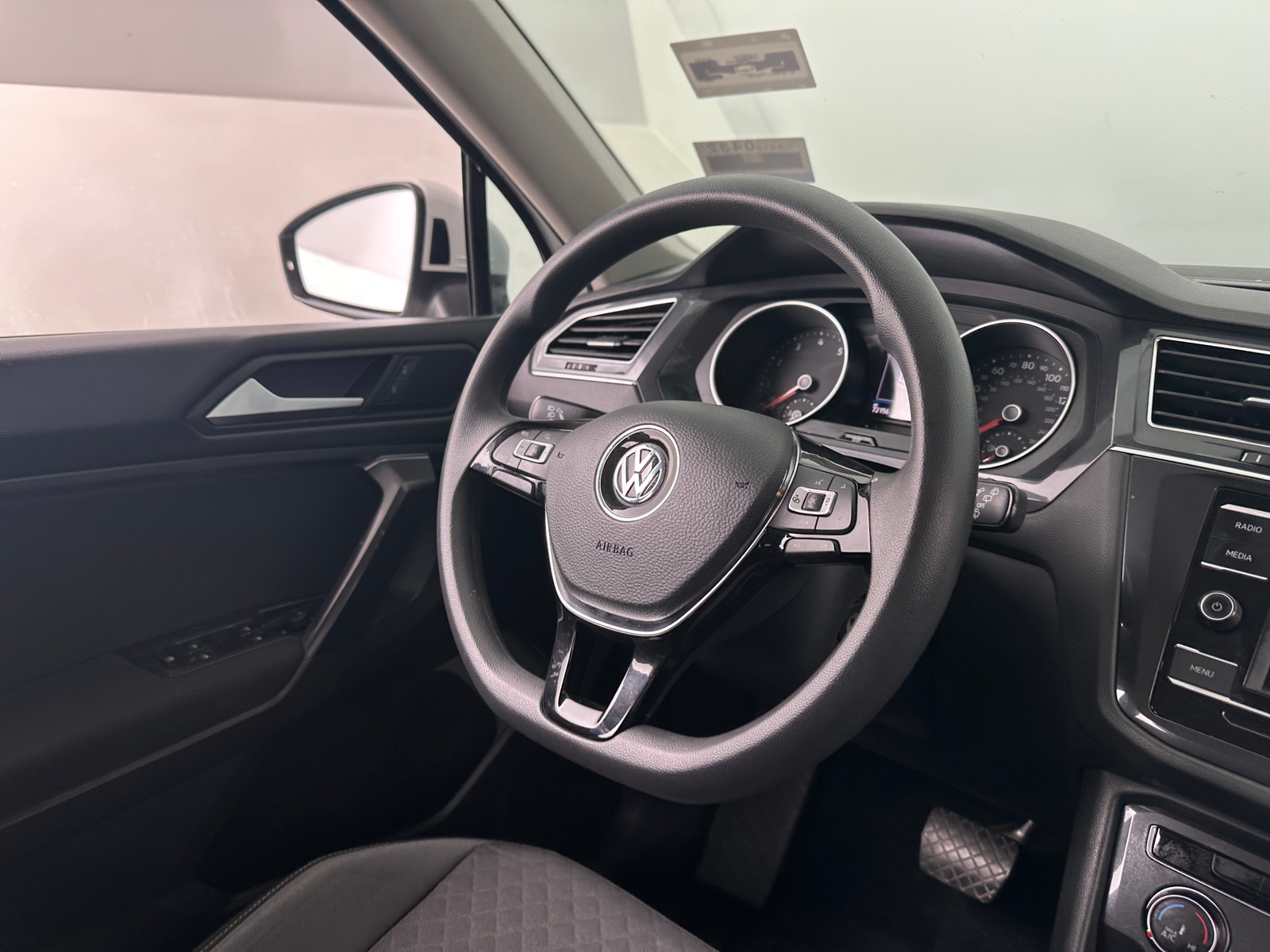 Thumbnail: 2021 Volkswagen Tiguan - 5