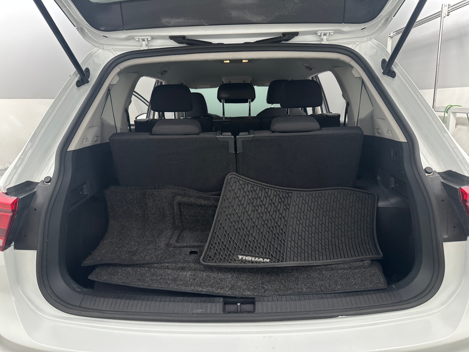 Thumbnail: 2021 Volkswagen Tiguan - 7
