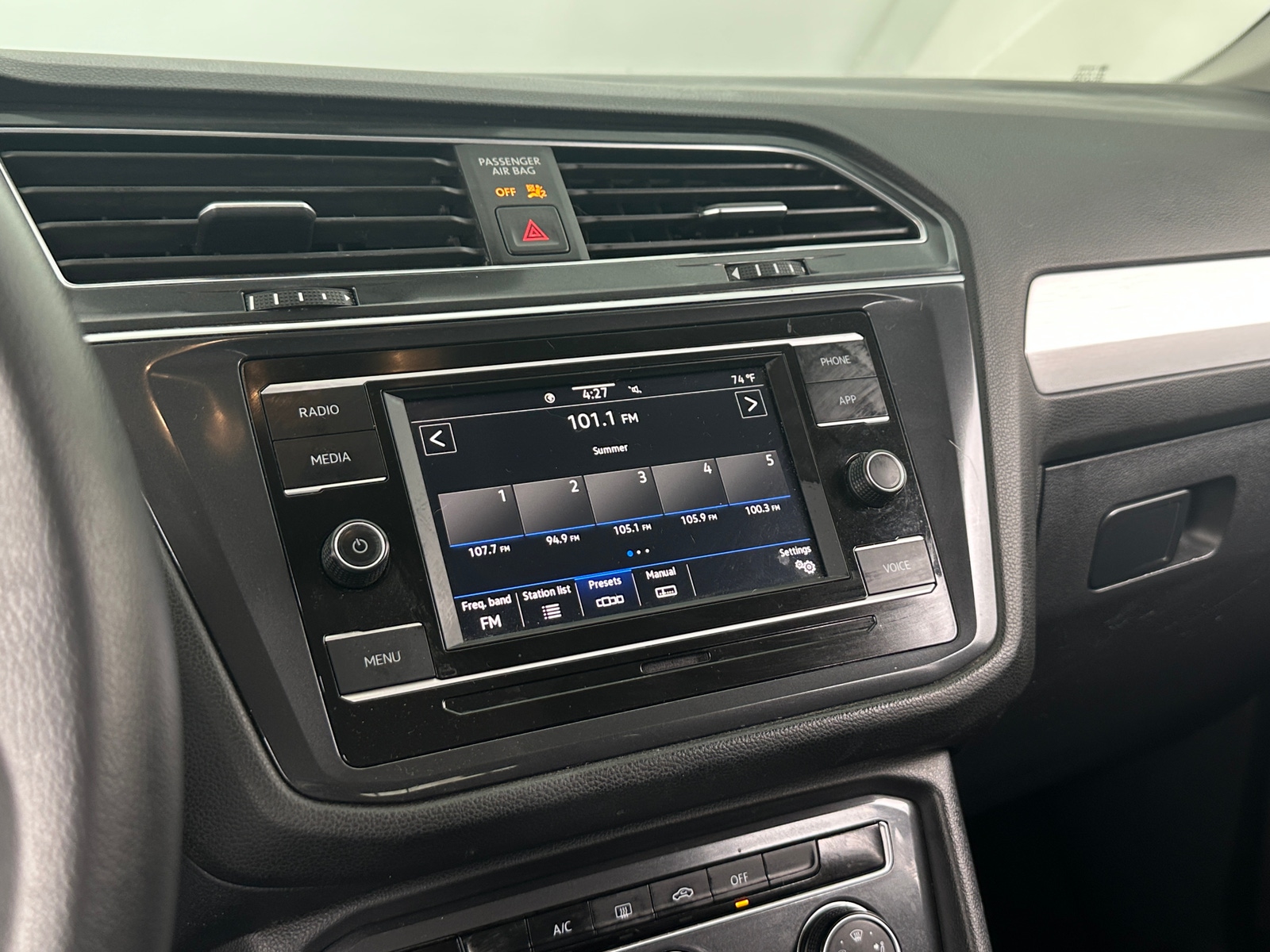 Thumbnail: 2021 Volkswagen Tiguan - 4