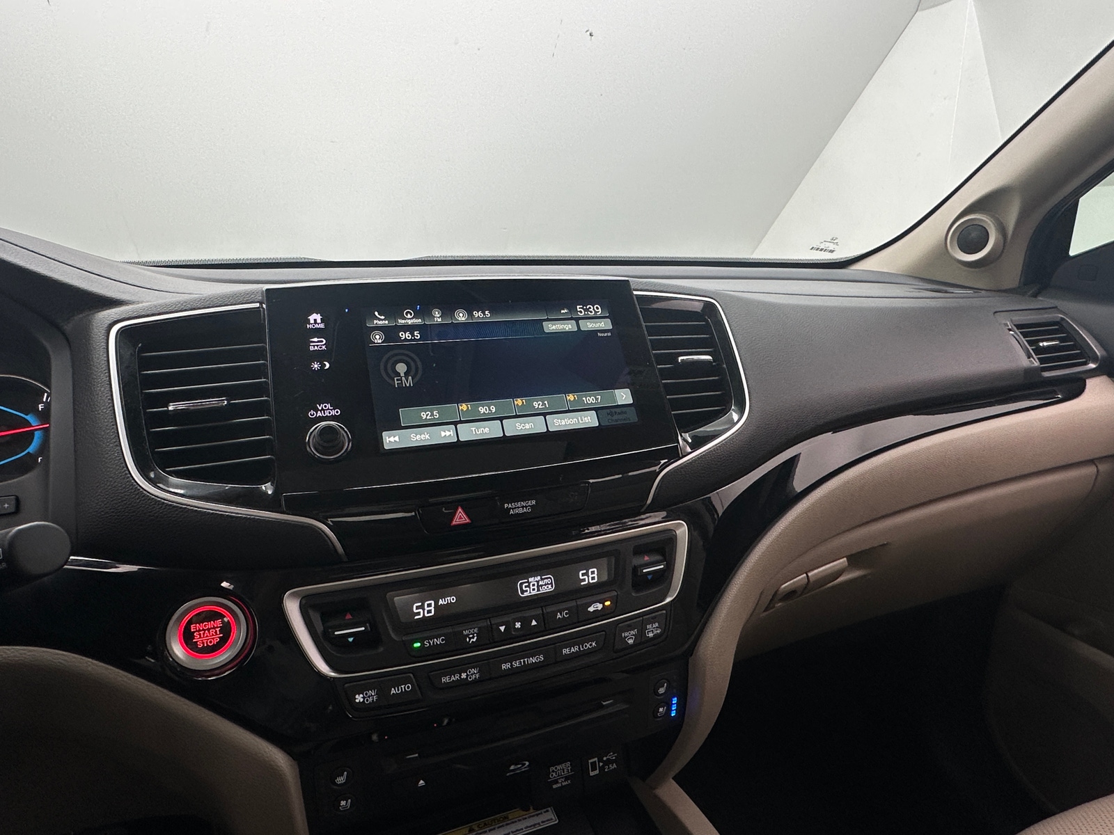 Thumbnail: 2020 Honda Pilot - 3