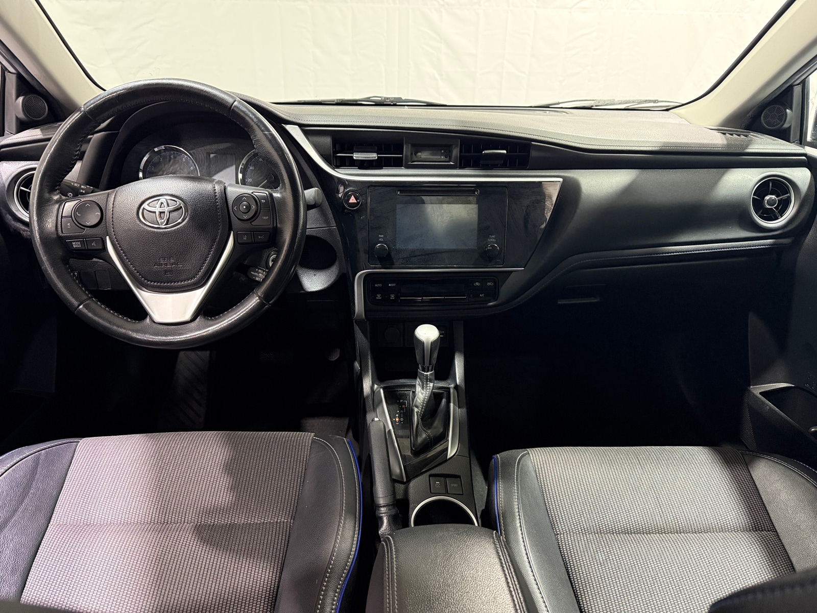 Thumbnail: 2019 Toyota Corolla - 3
