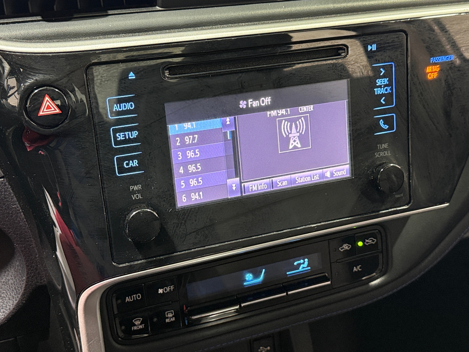 Thumbnail: 2019 Toyota Corolla - 4