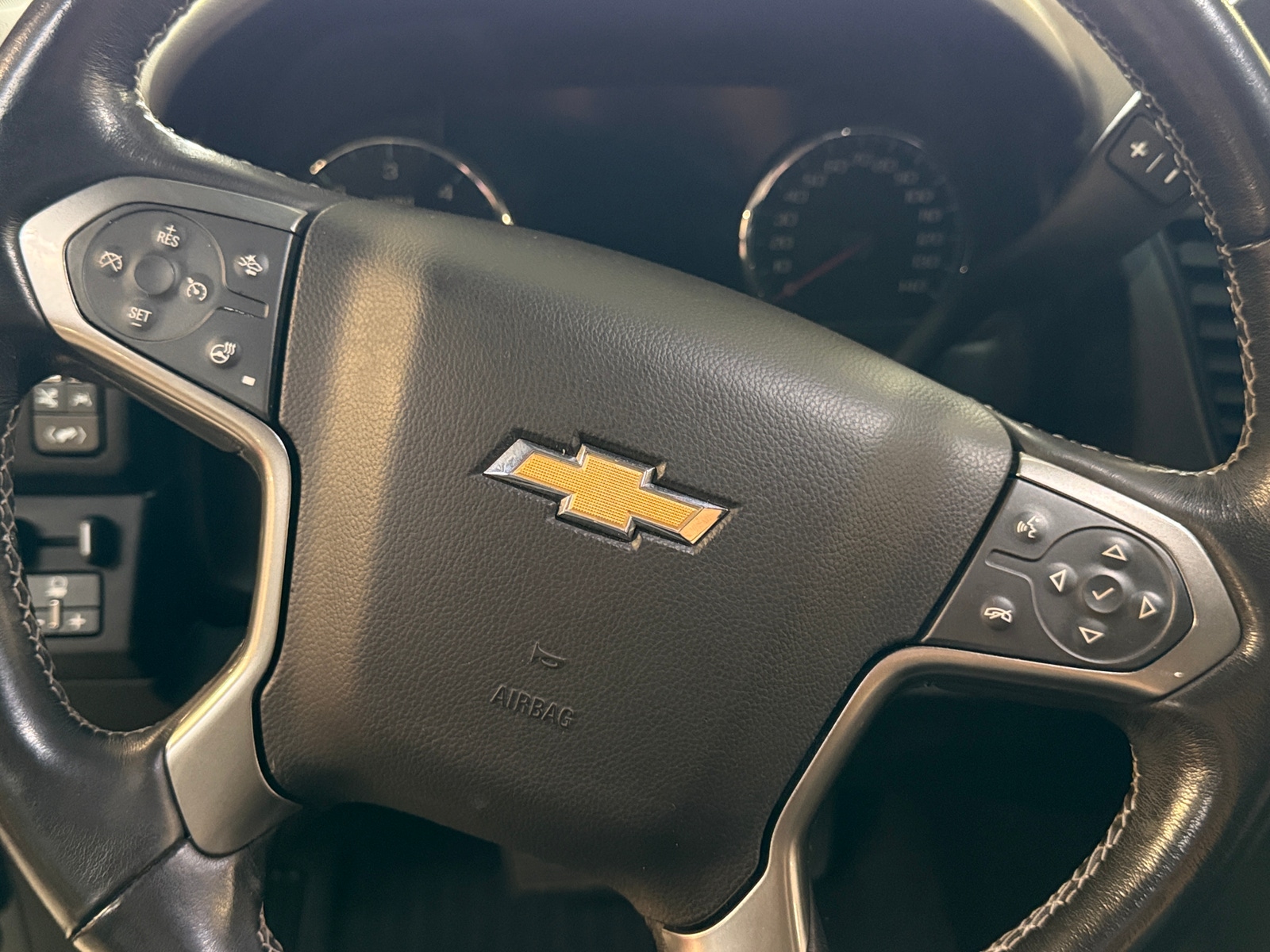 Thumbnail: 2019 Chevrolet Suburban - 4