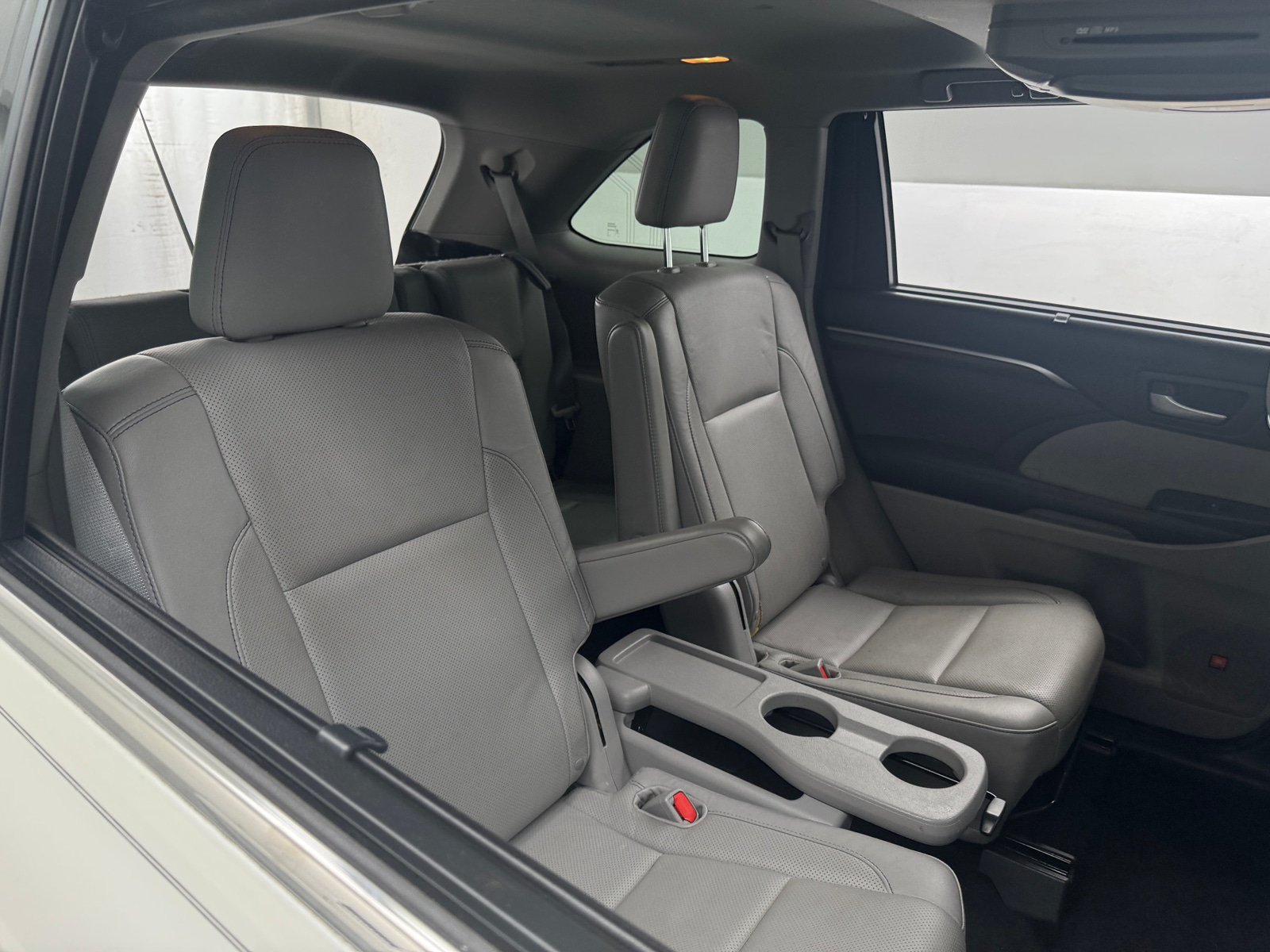 Thumbnail: 2014 Toyota Highlander - 5