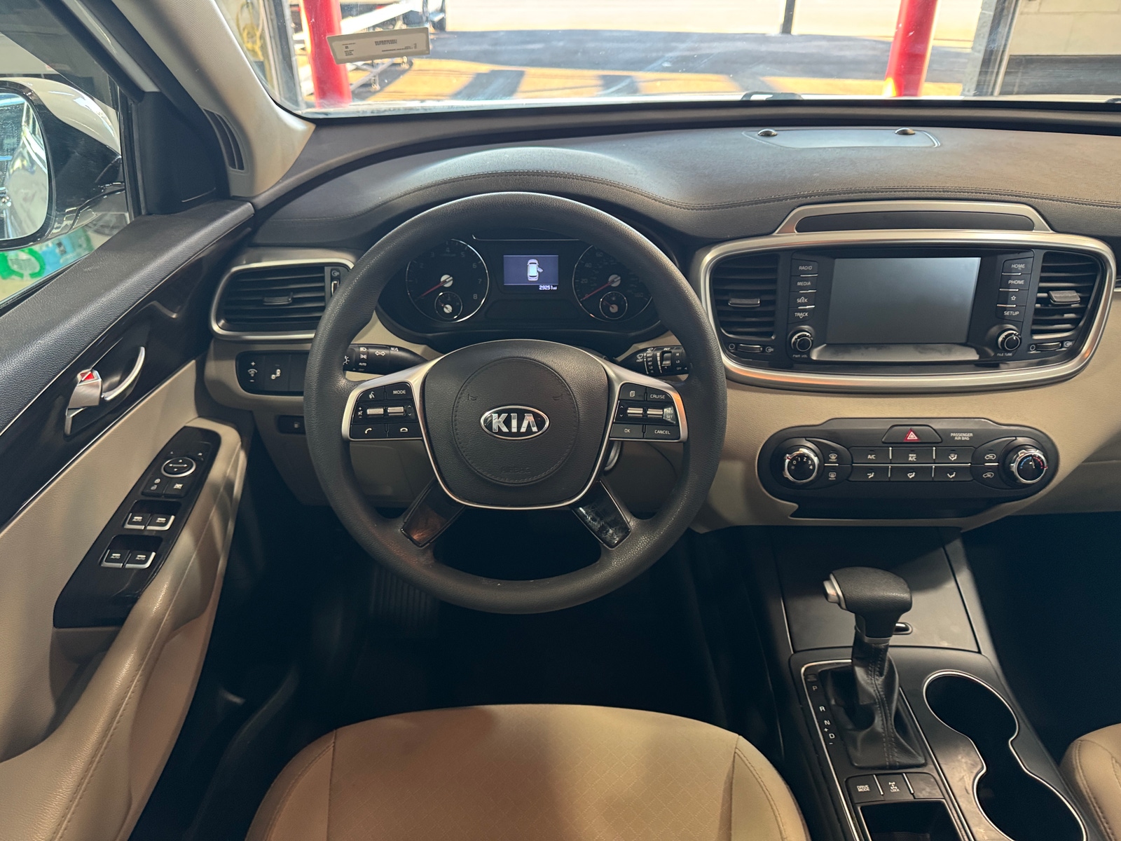 Thumbnail: 2020 Kia Sorento - 5