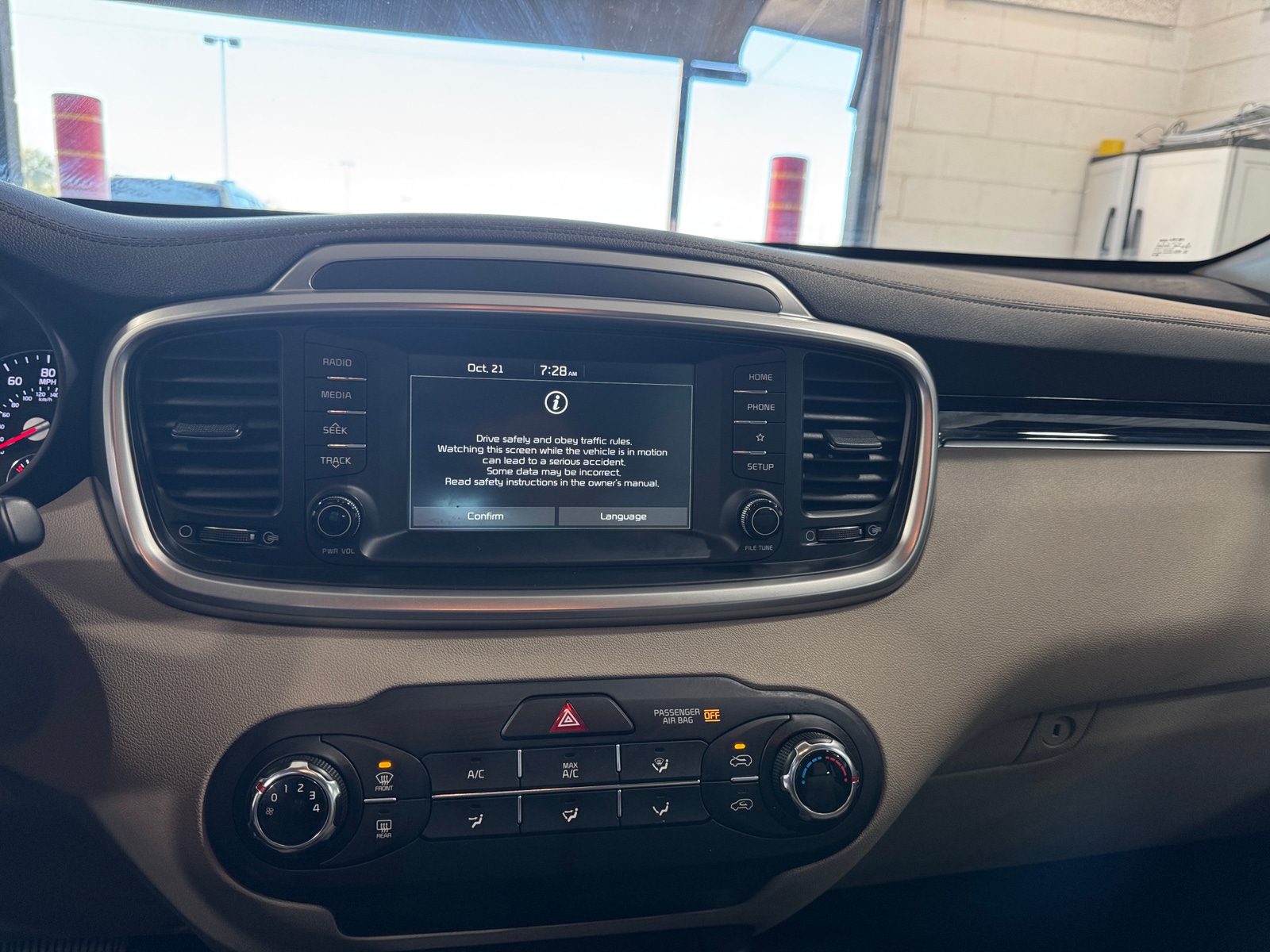Thumbnail: 2020 Kia Sorento - 4