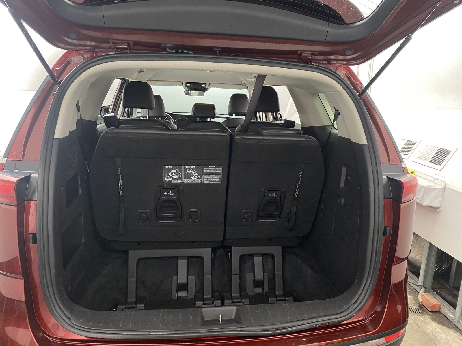 Thumbnail: 2022 Kia Carnival - 6