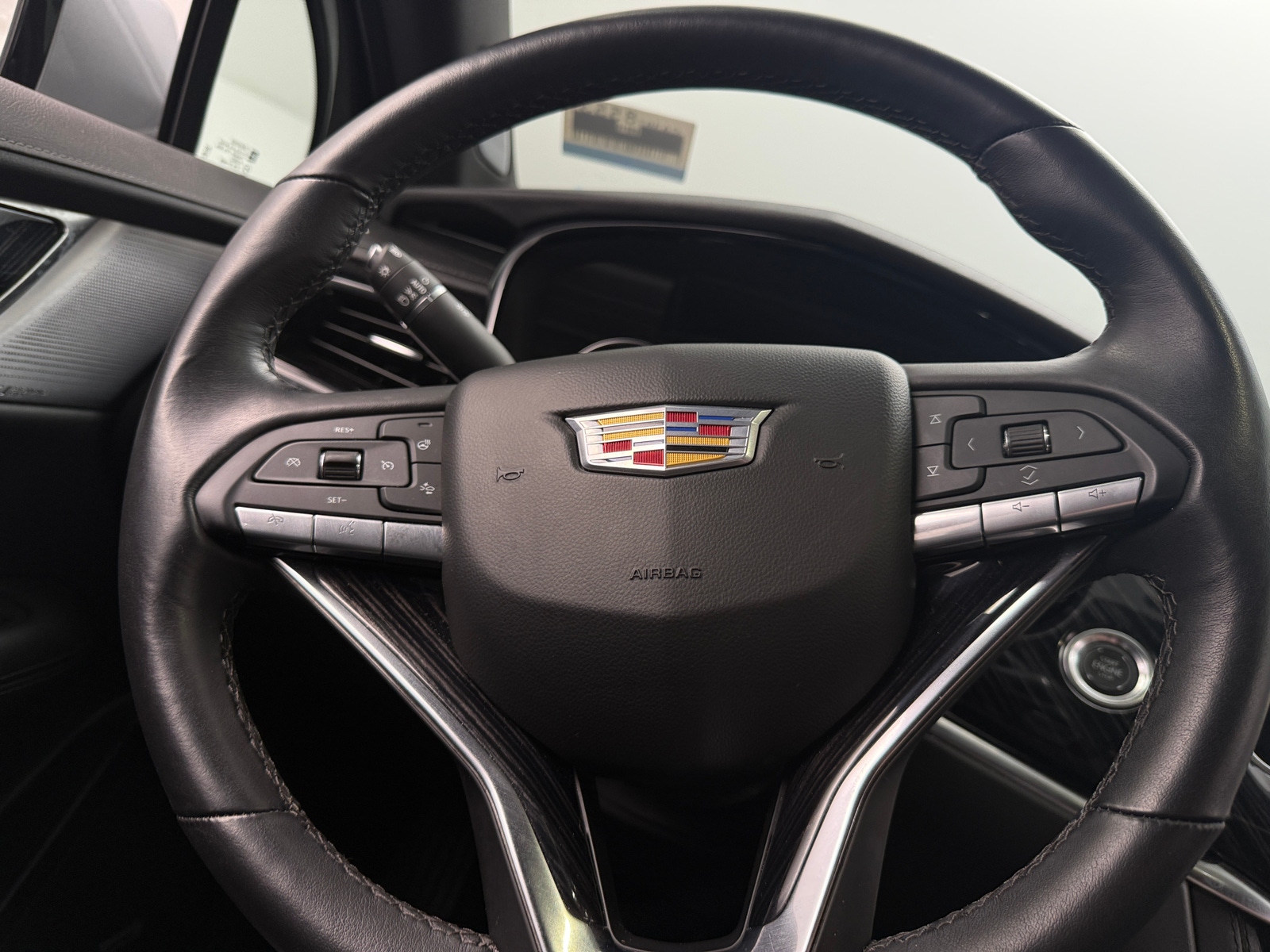 Thumbnail: 2025 Cadillac XT6 - 4