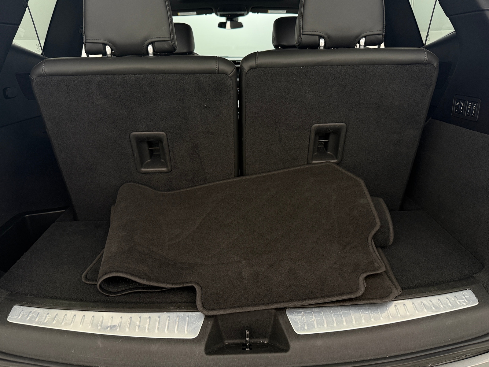 Thumbnail: 2025 Cadillac XT6 - 6