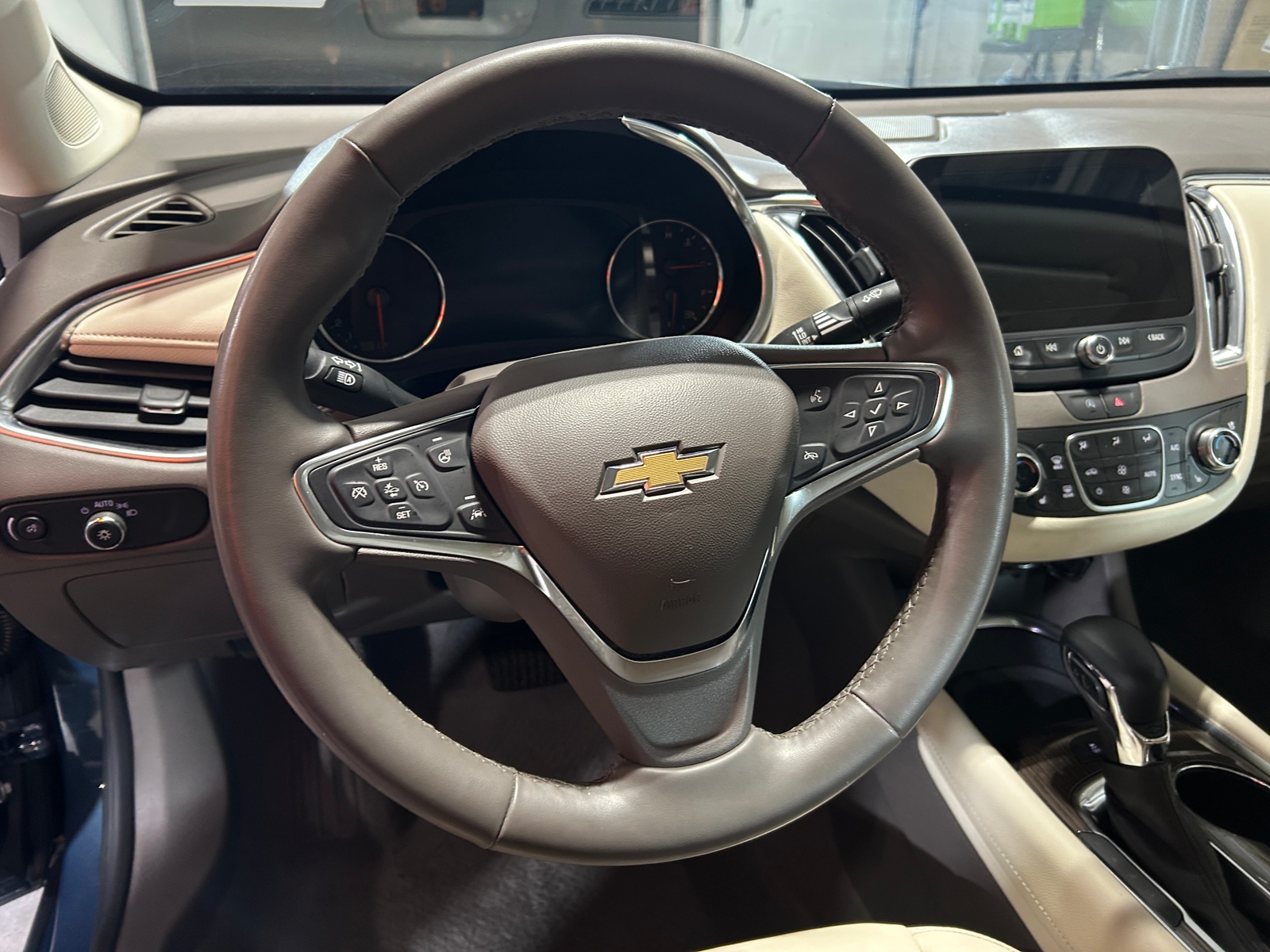 Thumbnail: 2024 Chevrolet Malibu - 4