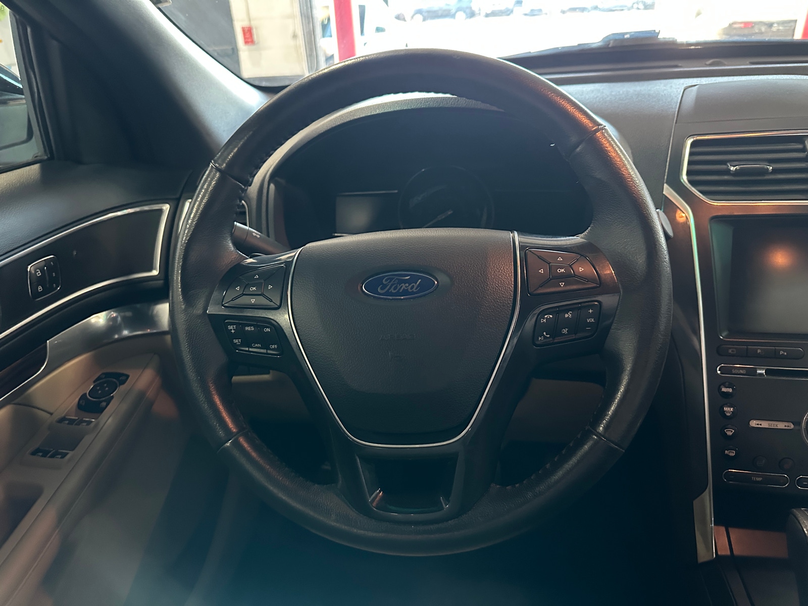 Thumbnail: 2016 Ford Explorer - 4