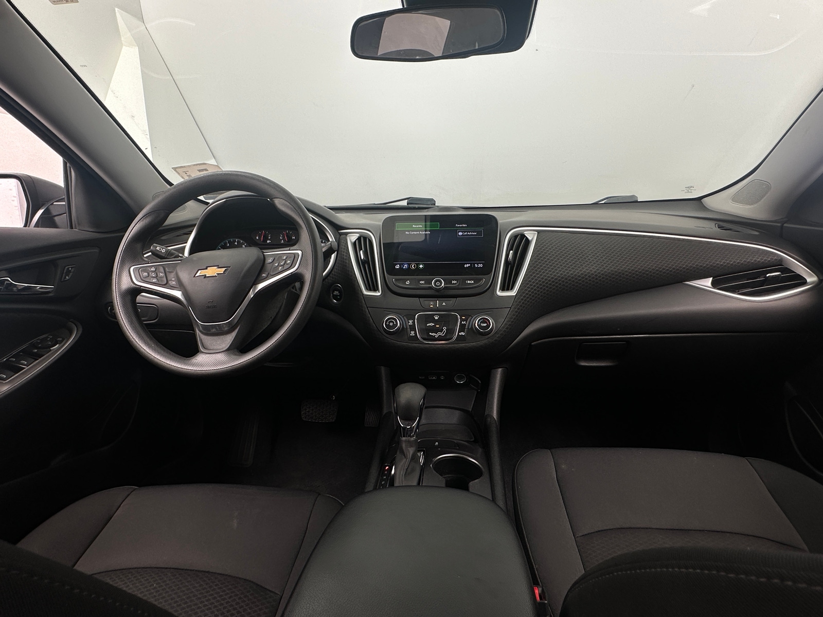 Thumbnail: 2023 Chevrolet Malibu - 3