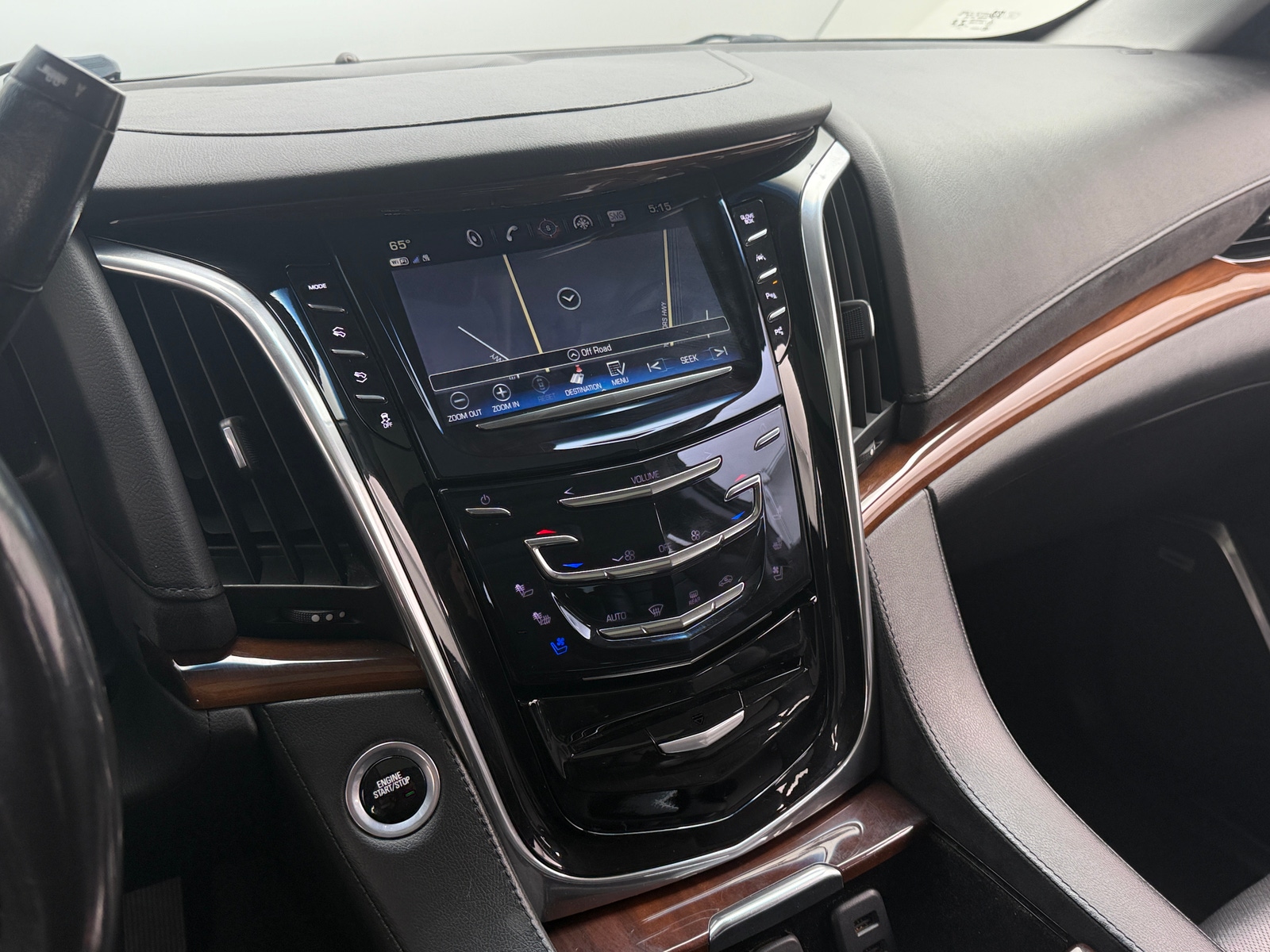 Thumbnail: 2019 Cadillac Escalade - 3