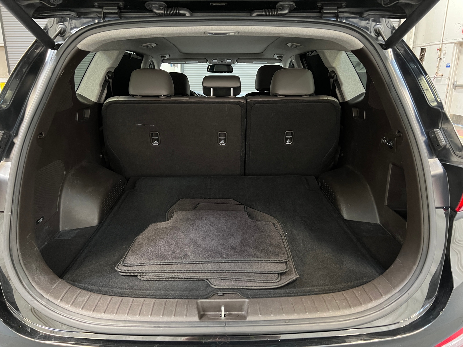 Thumbnail: 2019 Hyundai Santa Fe - 6