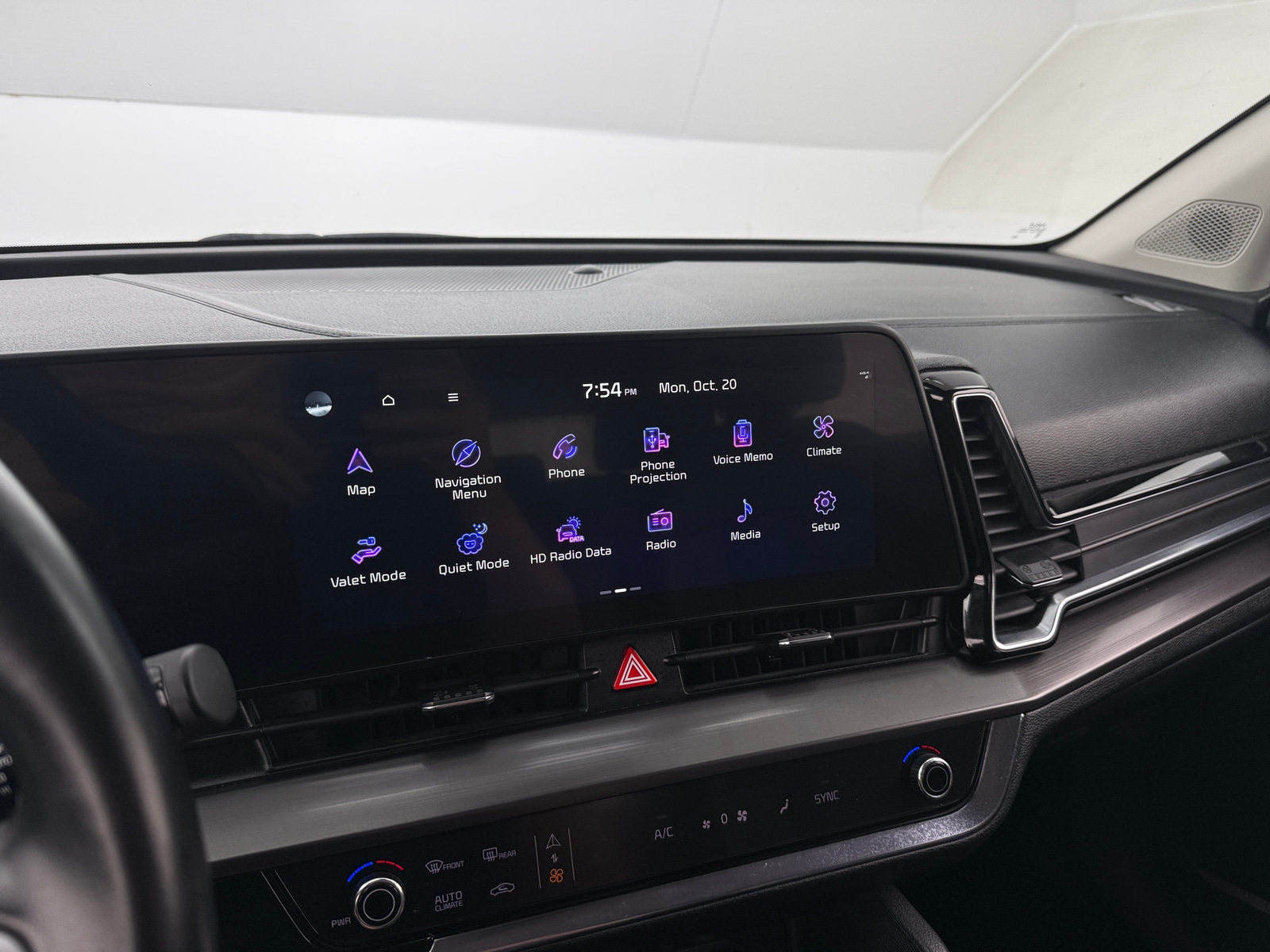 Thumbnail: 2023 Kia Sportage - 3