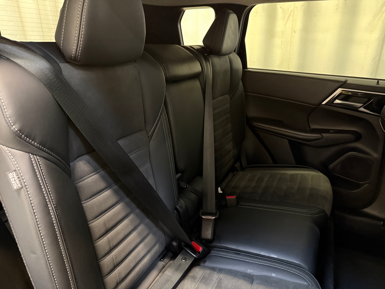 Thumbnail: 2024 Mitsubishi Outlander - 5