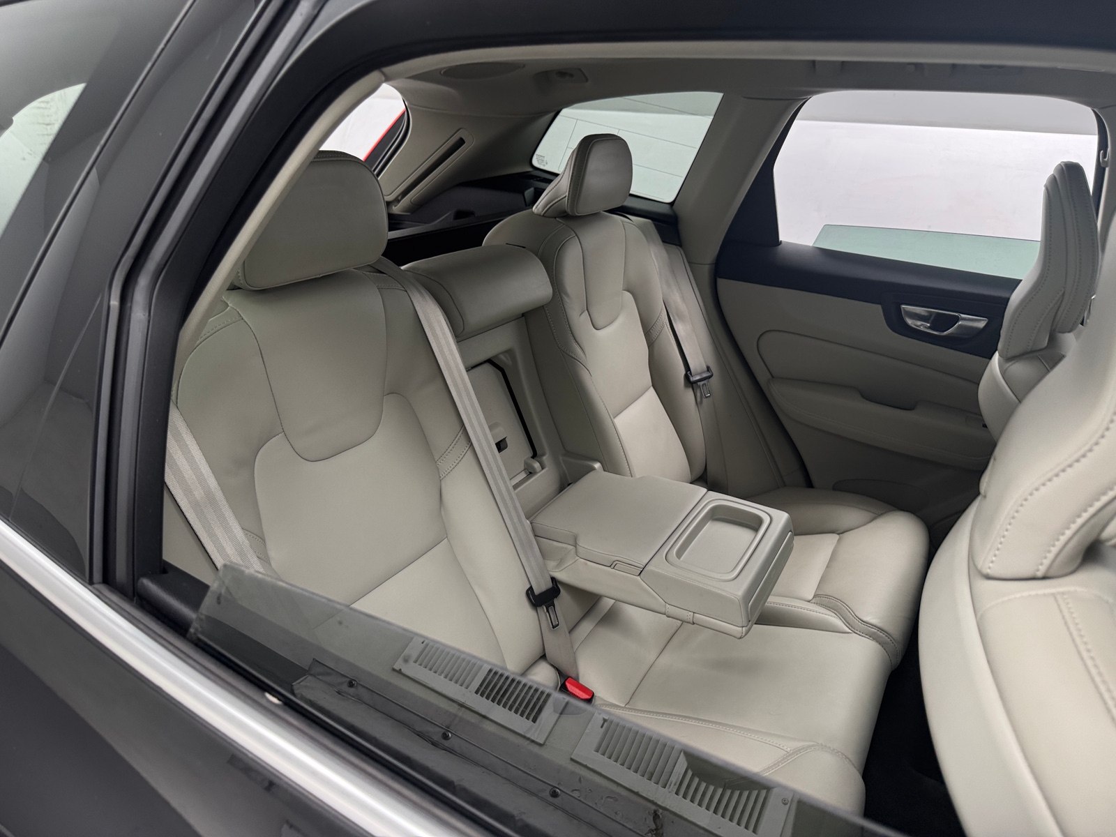 Thumbnail: 2021 Volvo XC60 - 5