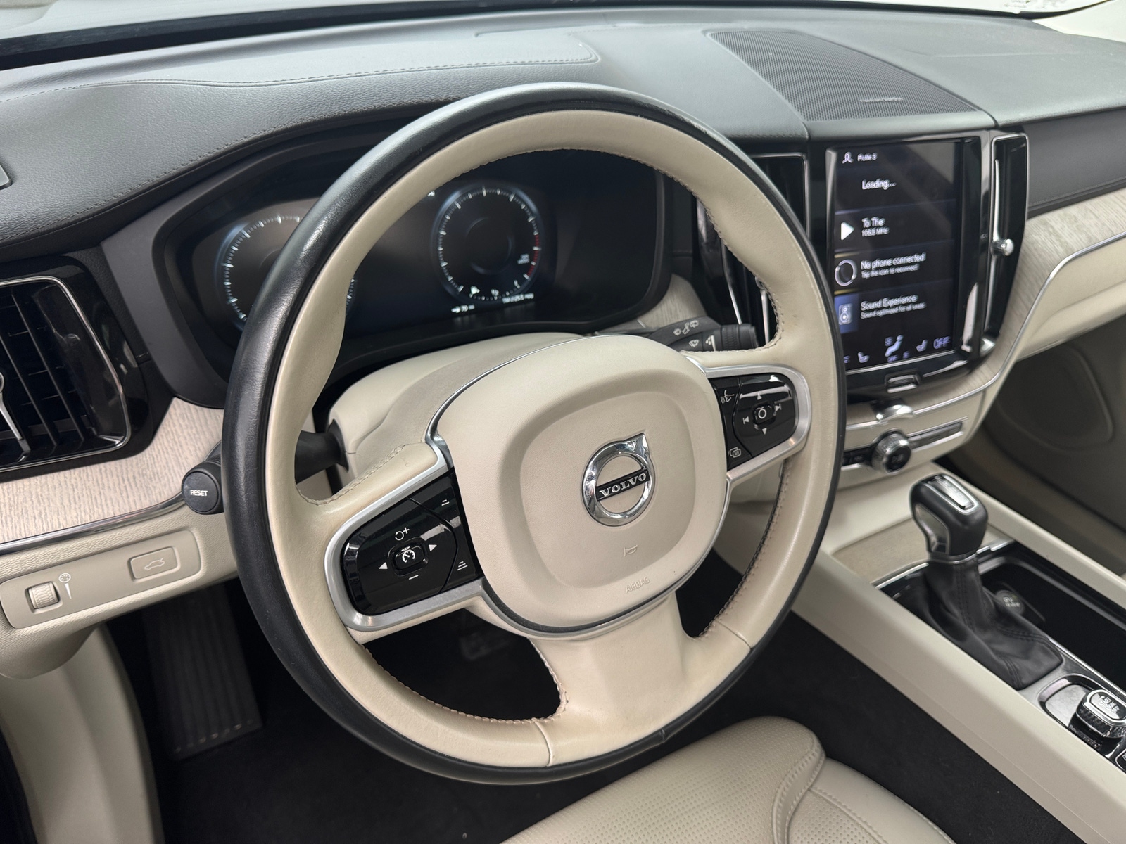 Thumbnail: 2021 Volvo XC60 - 4