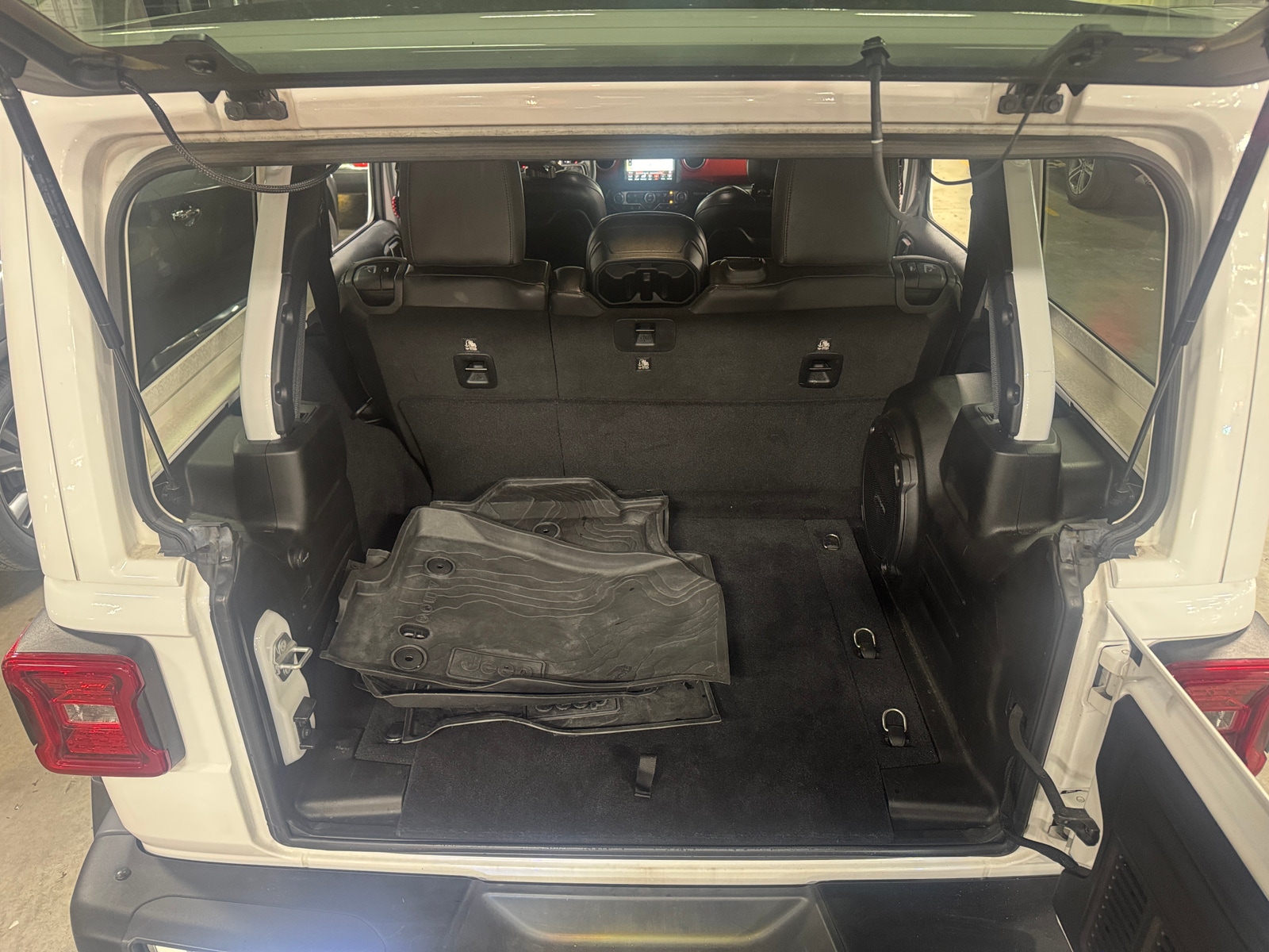 Thumbnail: 2018 Jeep Wrangler - 6