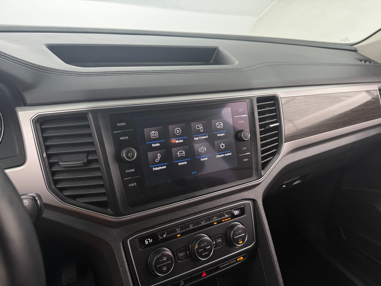 Thumbnail: 2019 Volkswagen Atlas - 3