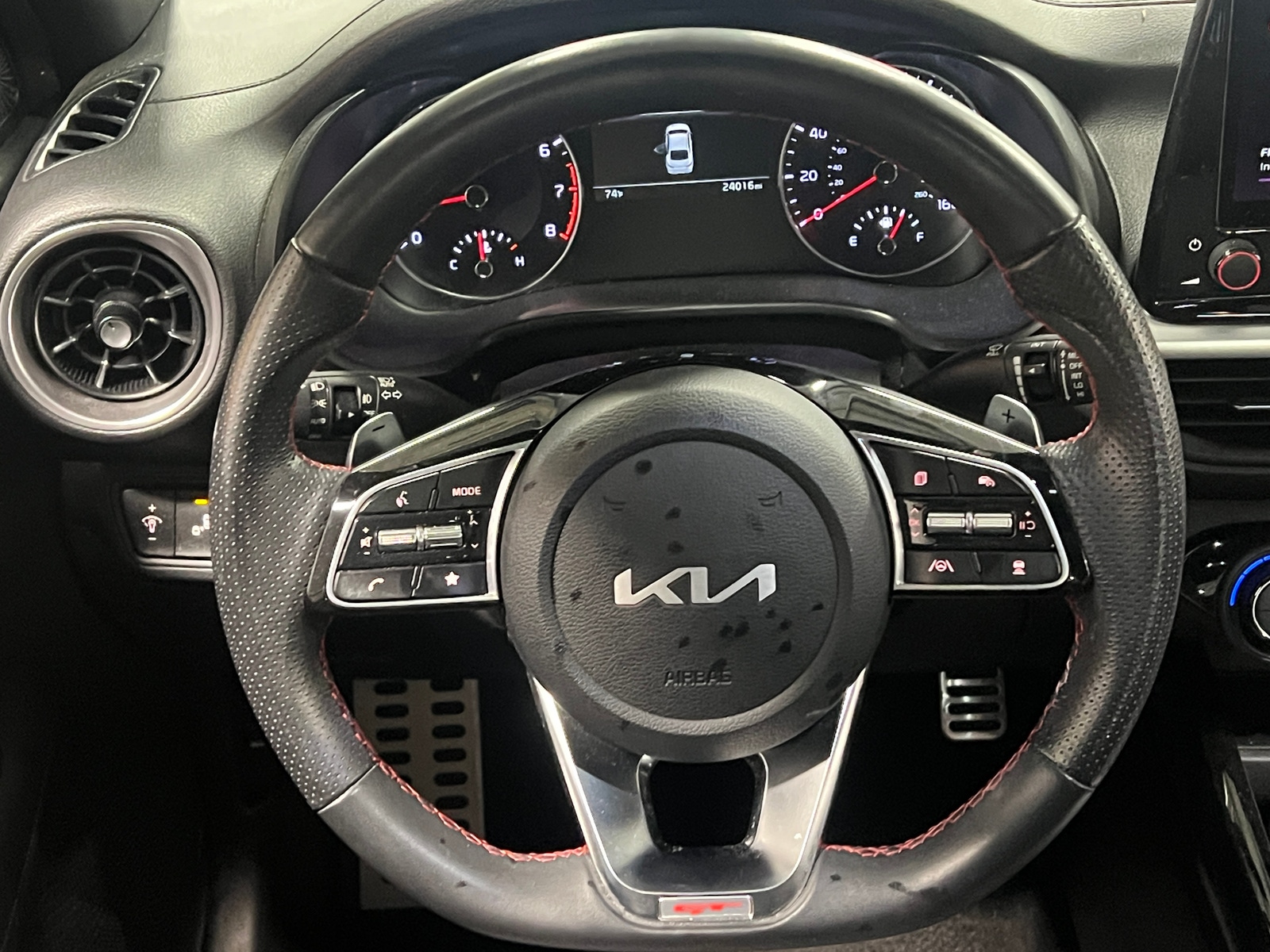 Thumbnail: 2022 Kia Forte - 4