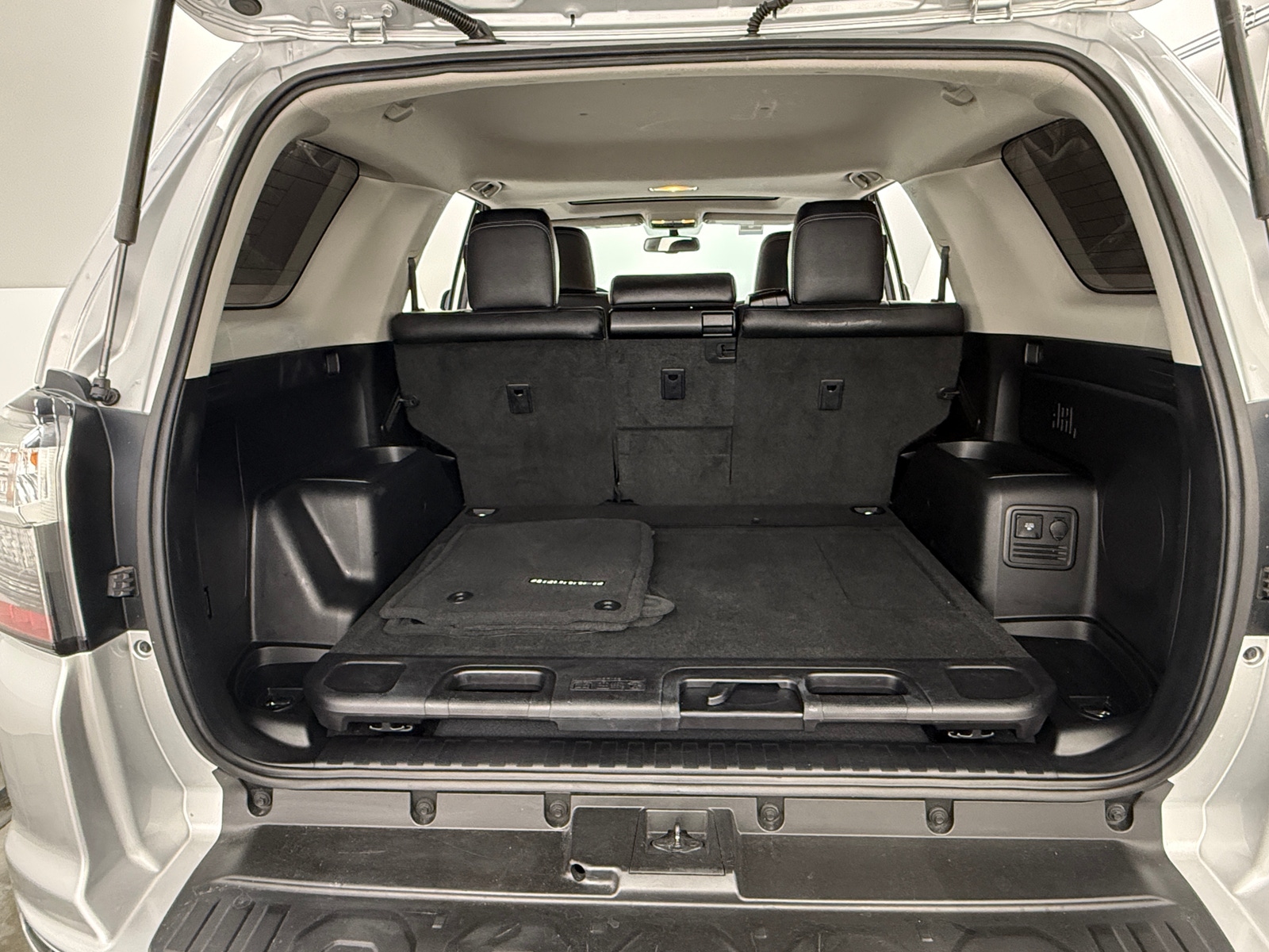 Thumbnail: 2016 Toyota 4Runner - 6