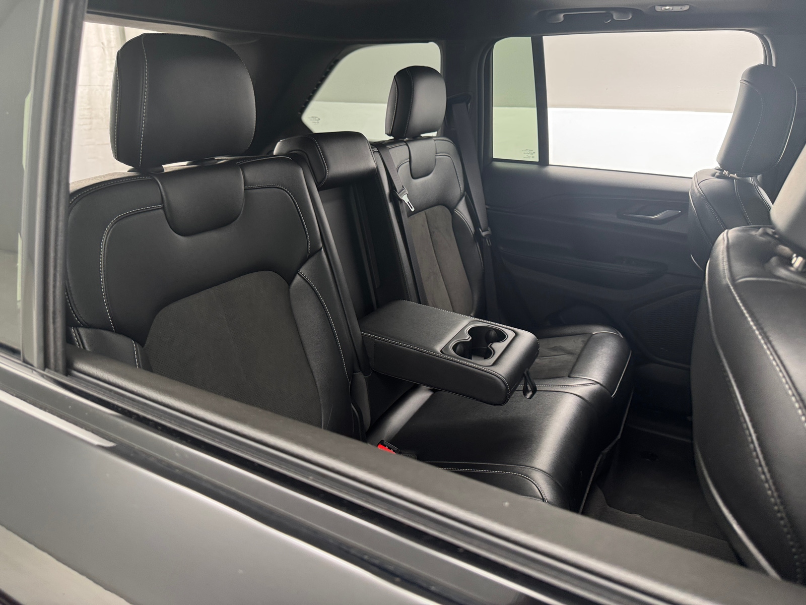 Thumbnail: 2024 Jeep Grand Cherokee - 5