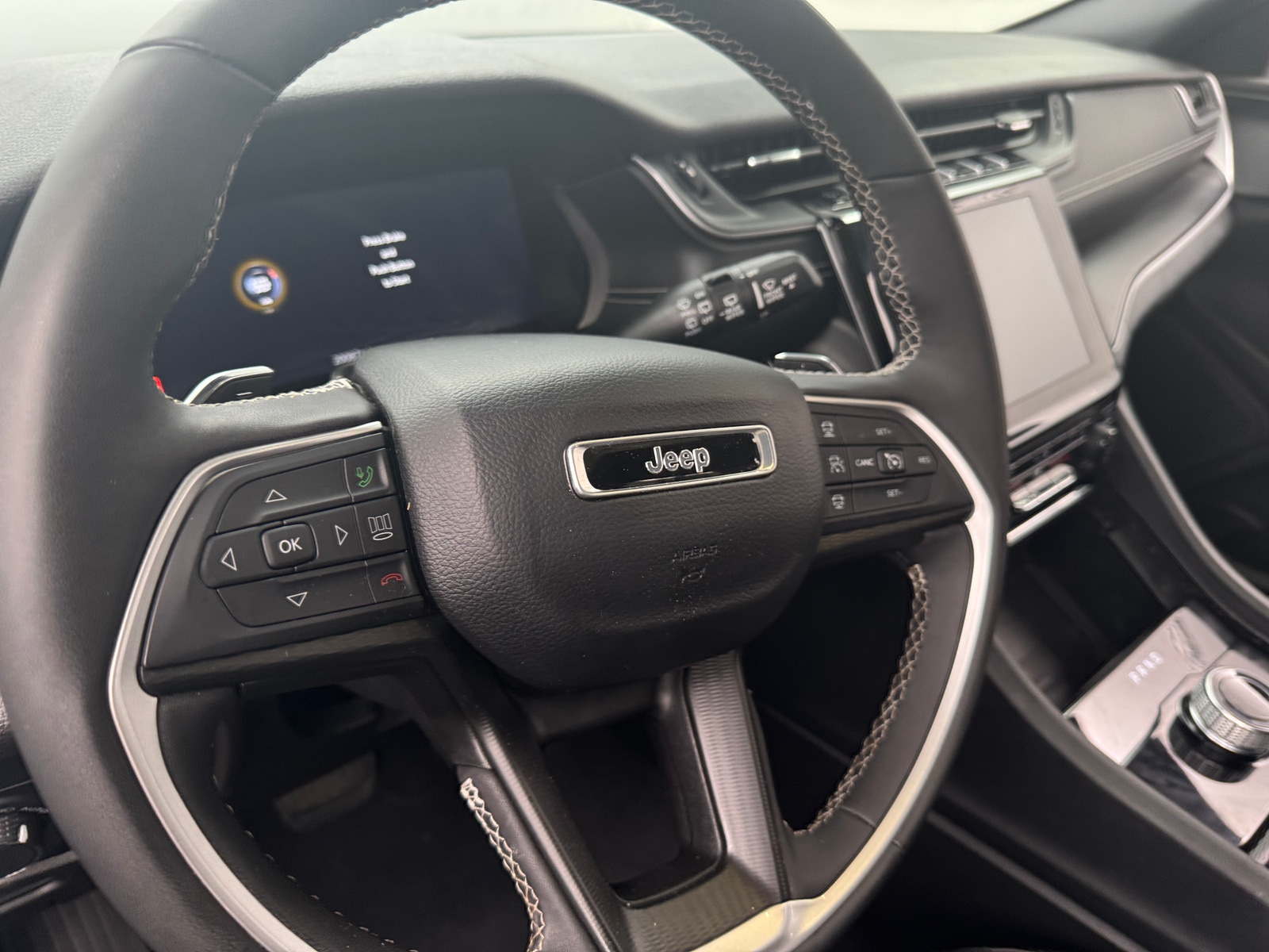 Thumbnail: 2024 Jeep Grand Cherokee - 4