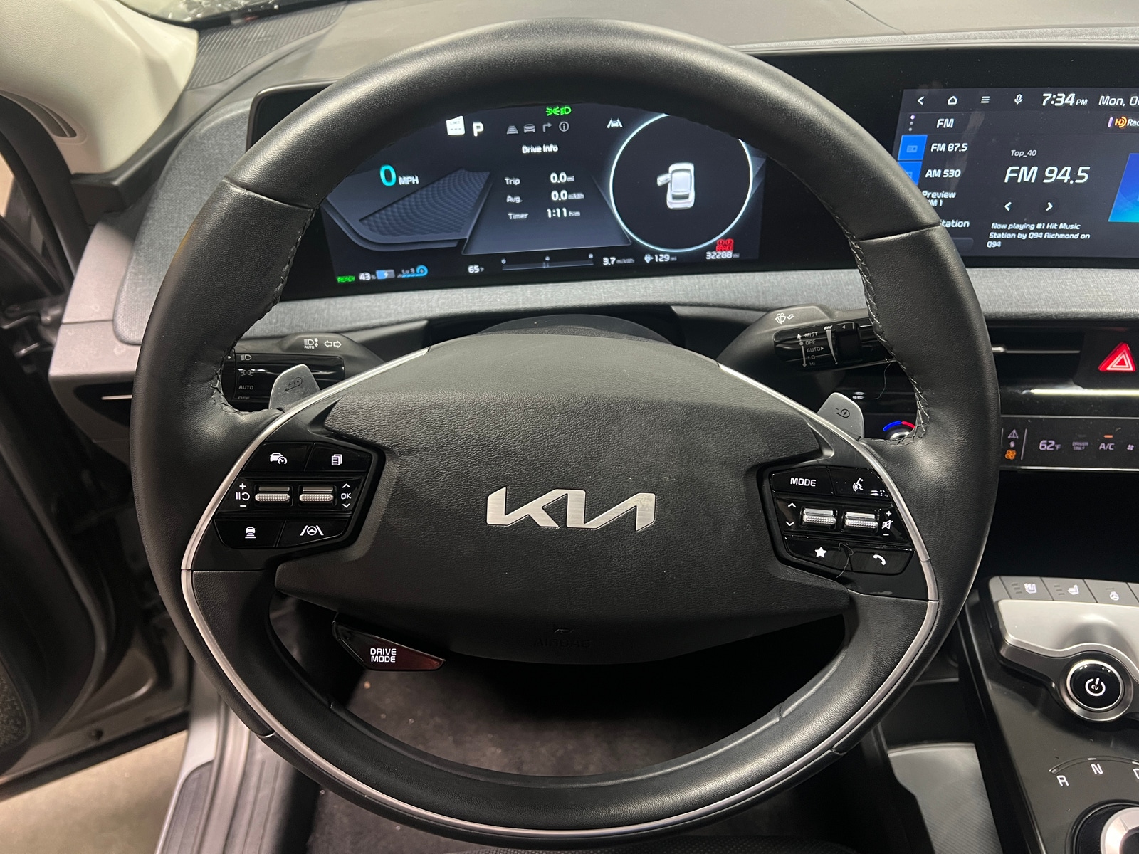 Thumbnail: 2022 Kia EV6 - 4