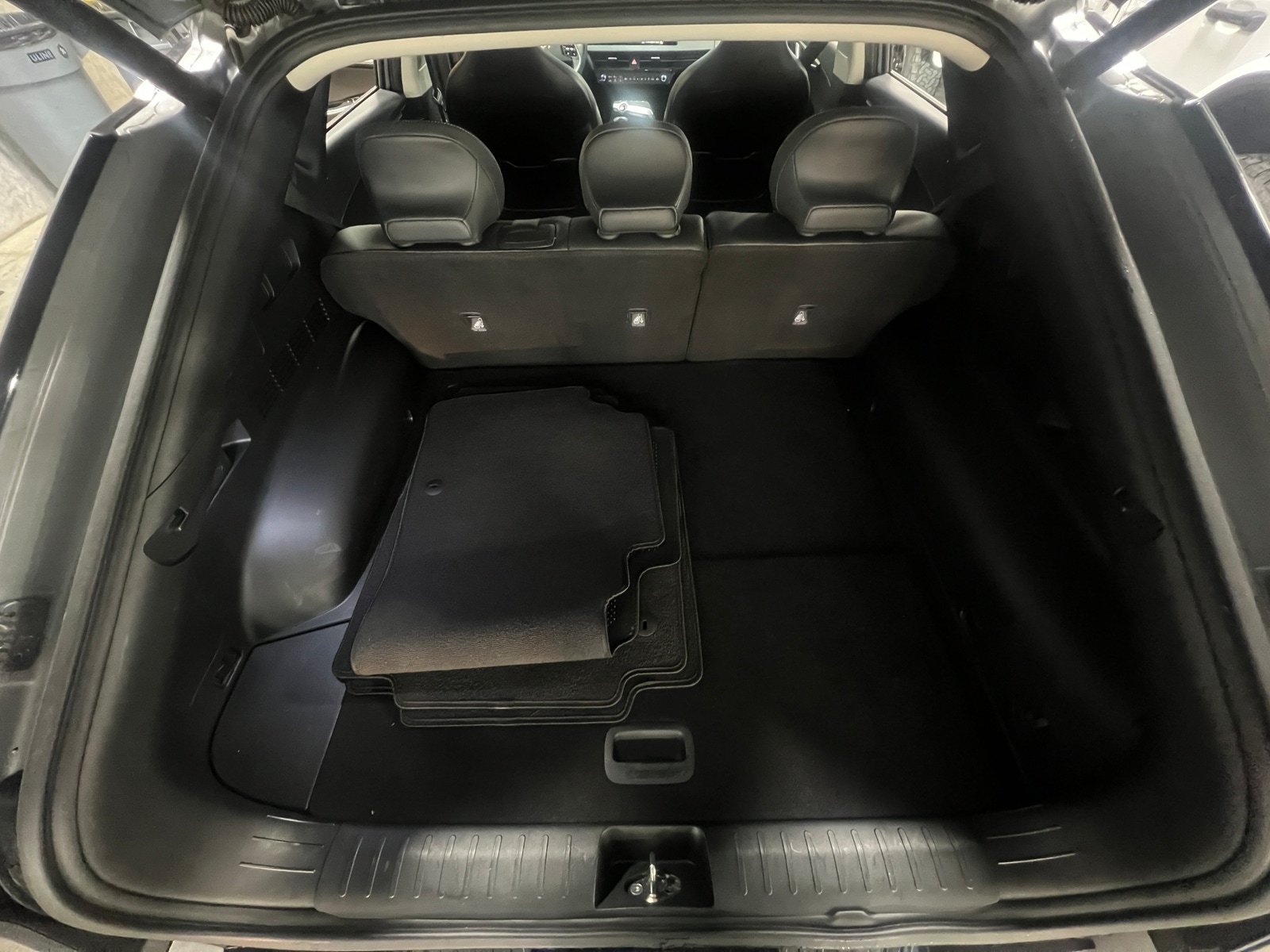 Thumbnail: 2022 Kia EV6 - 6